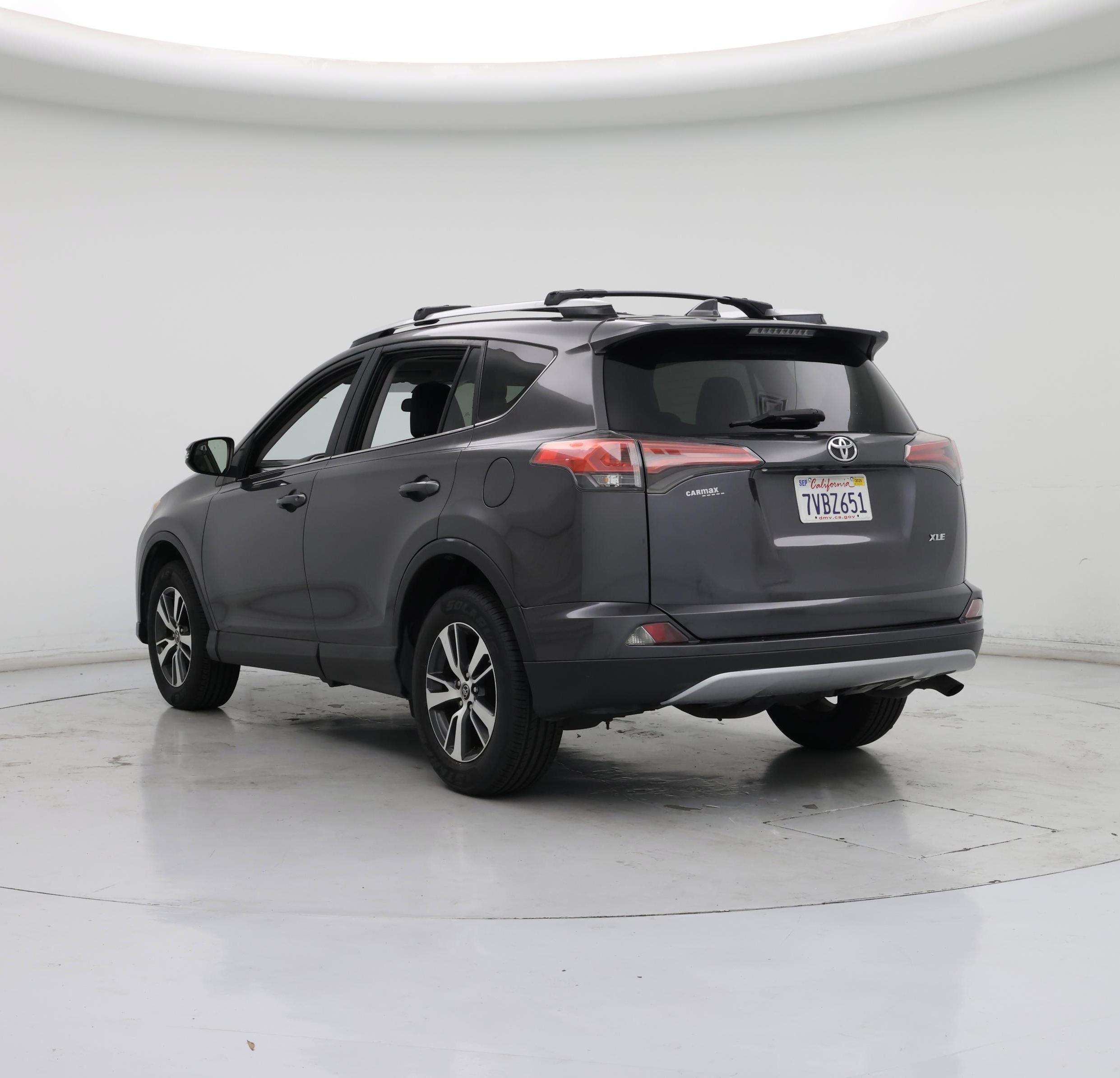 Thumbnail: 2016 Toyota RAV4 - 2