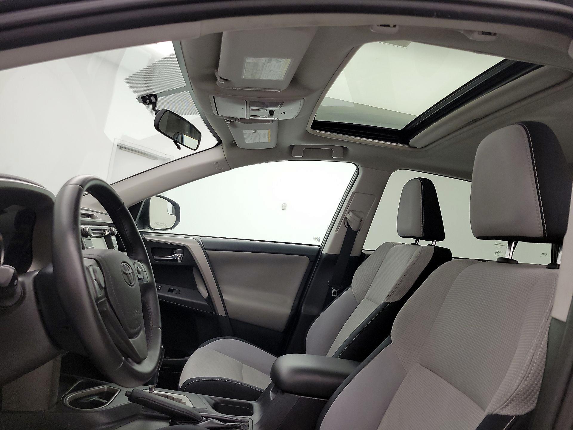 Thumbnail: 2016 Toyota RAV4 - 19
