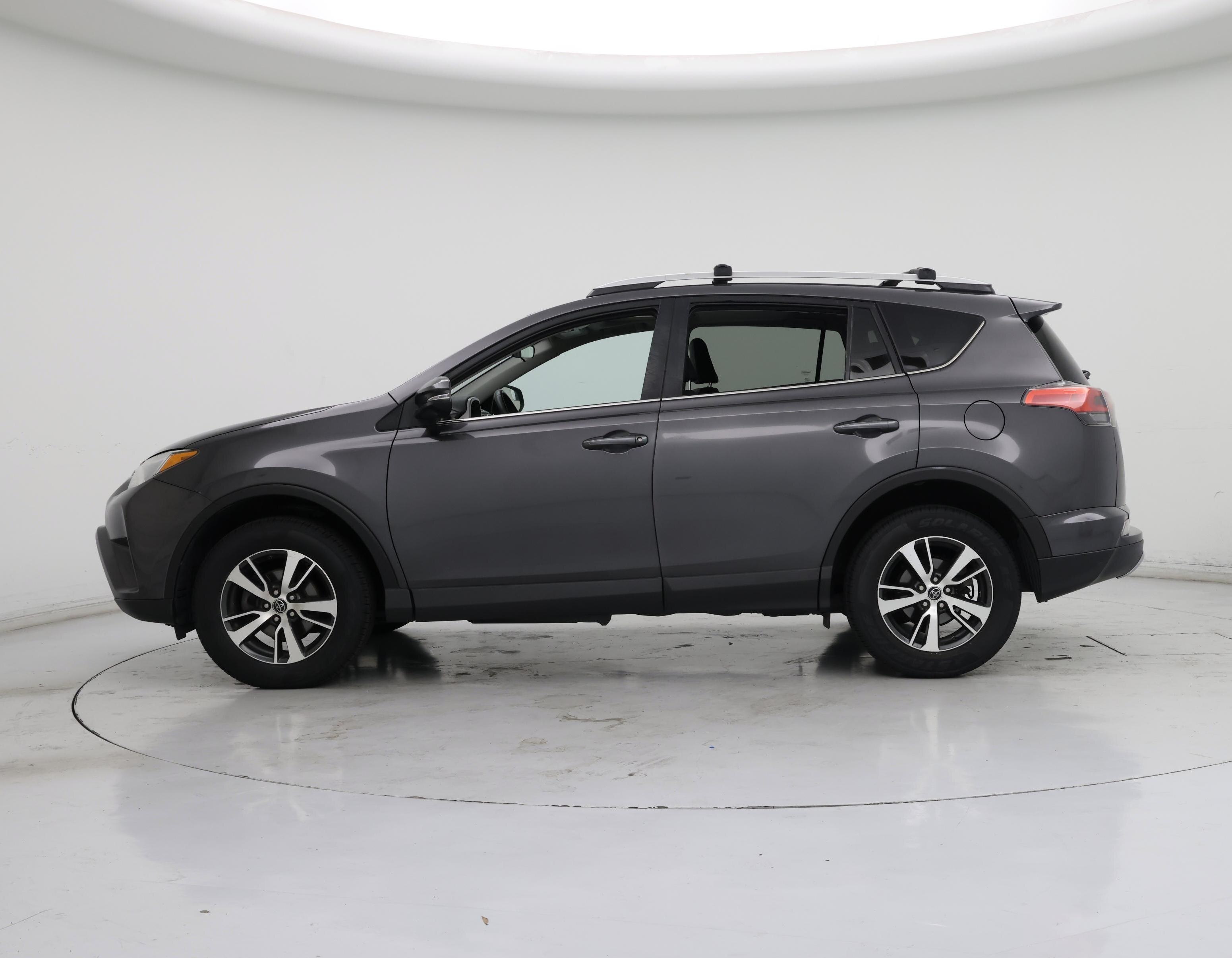 Thumbnail: 2016 Toyota RAV4 - 3