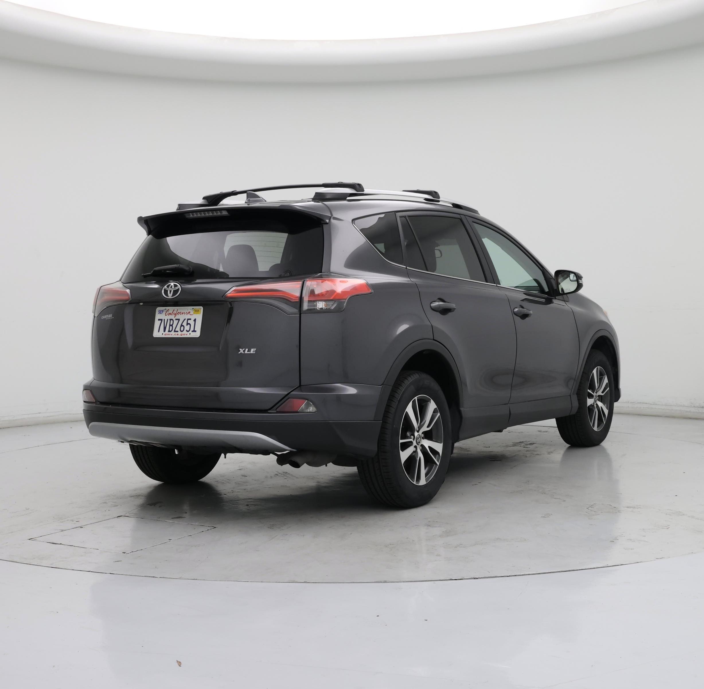 Thumbnail: 2016 Toyota RAV4 - 8