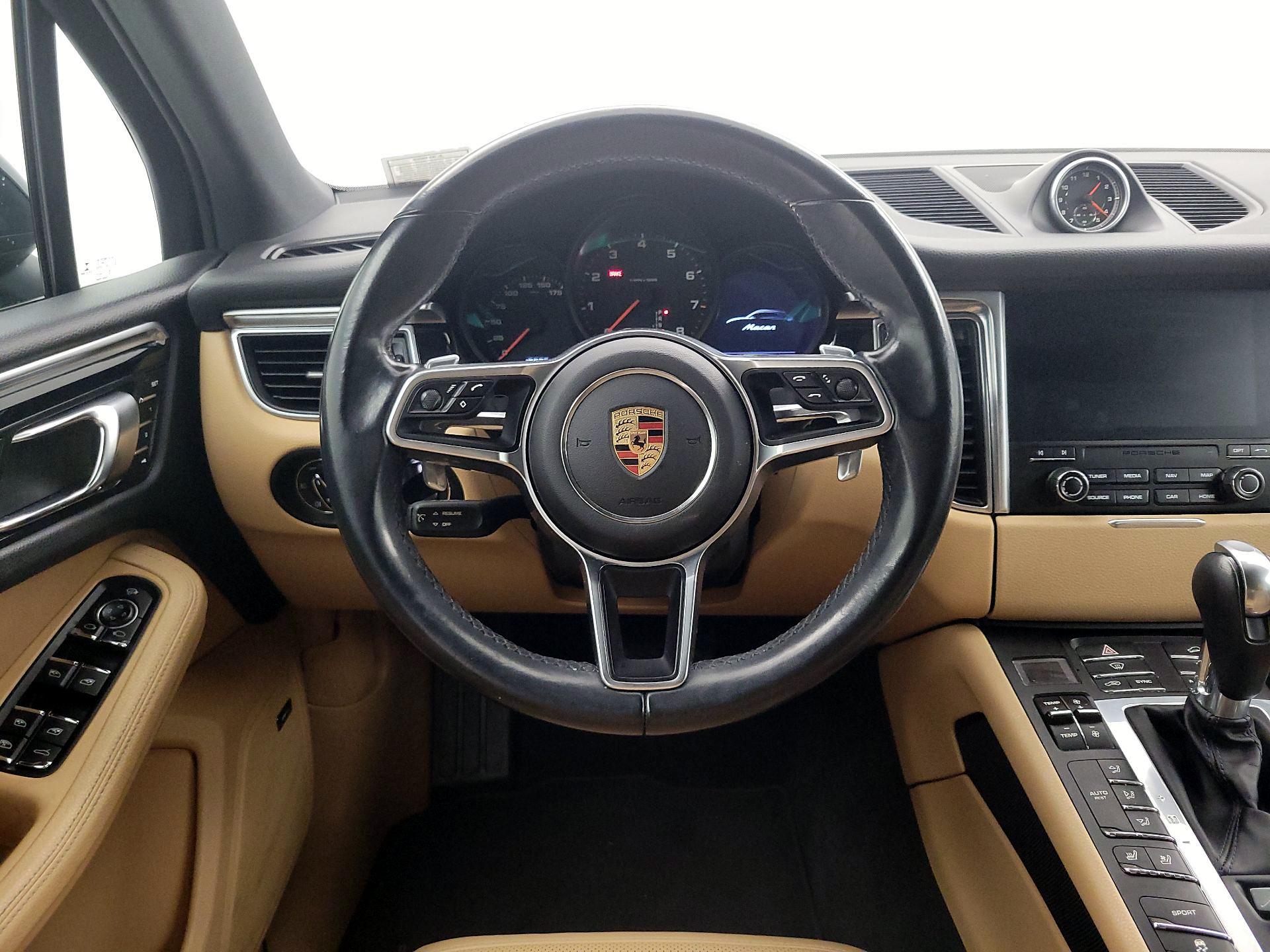 Thumbnail: 2017 Porsche Macan - 10