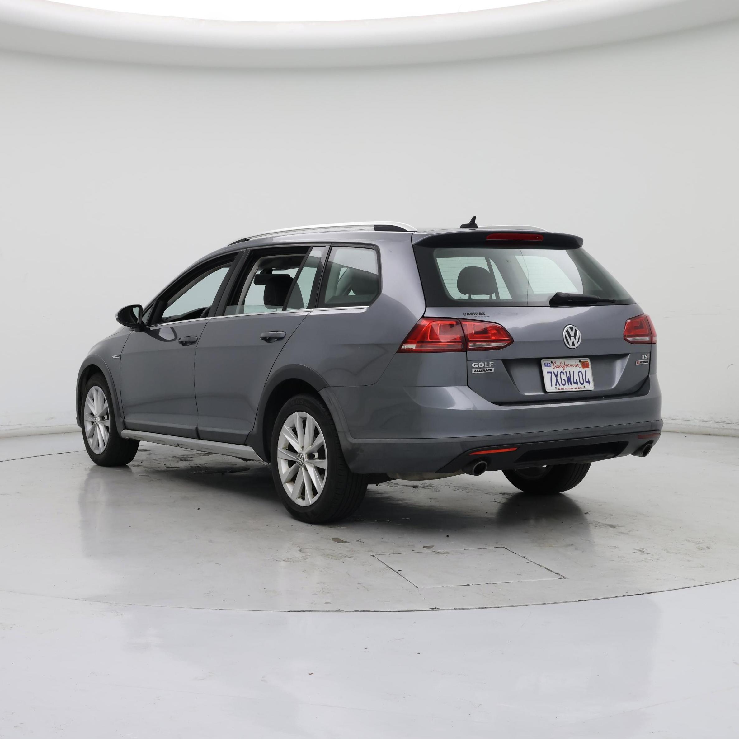 Thumbnail: 2017 Volkswagen Golf - 2