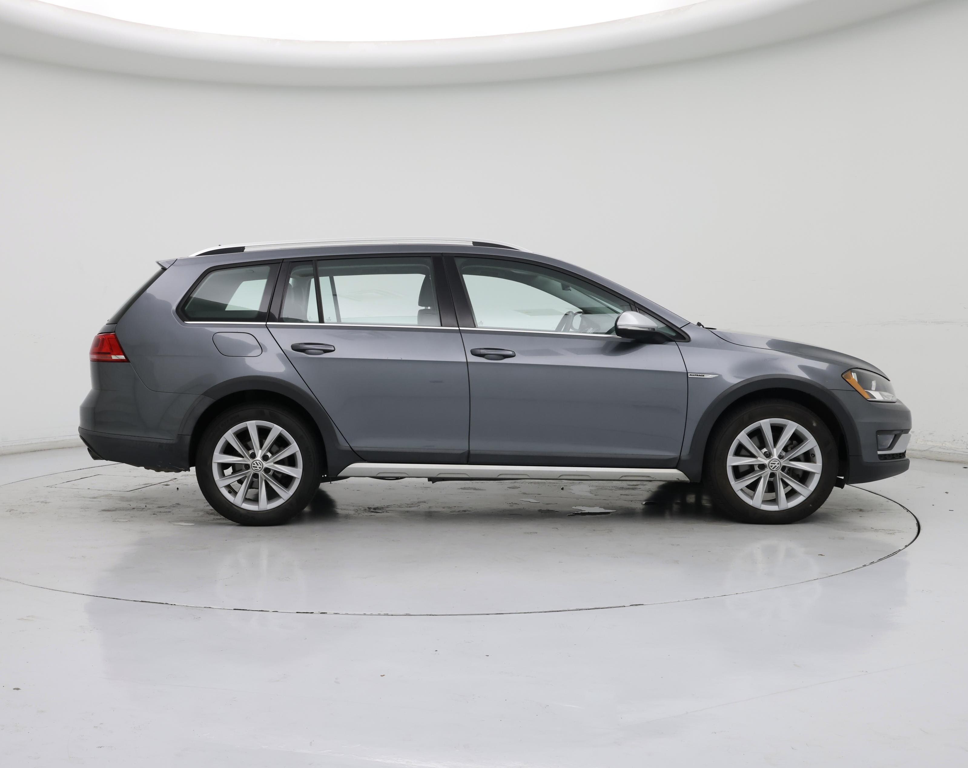 Thumbnail: 2017 Volkswagen Golf - 7