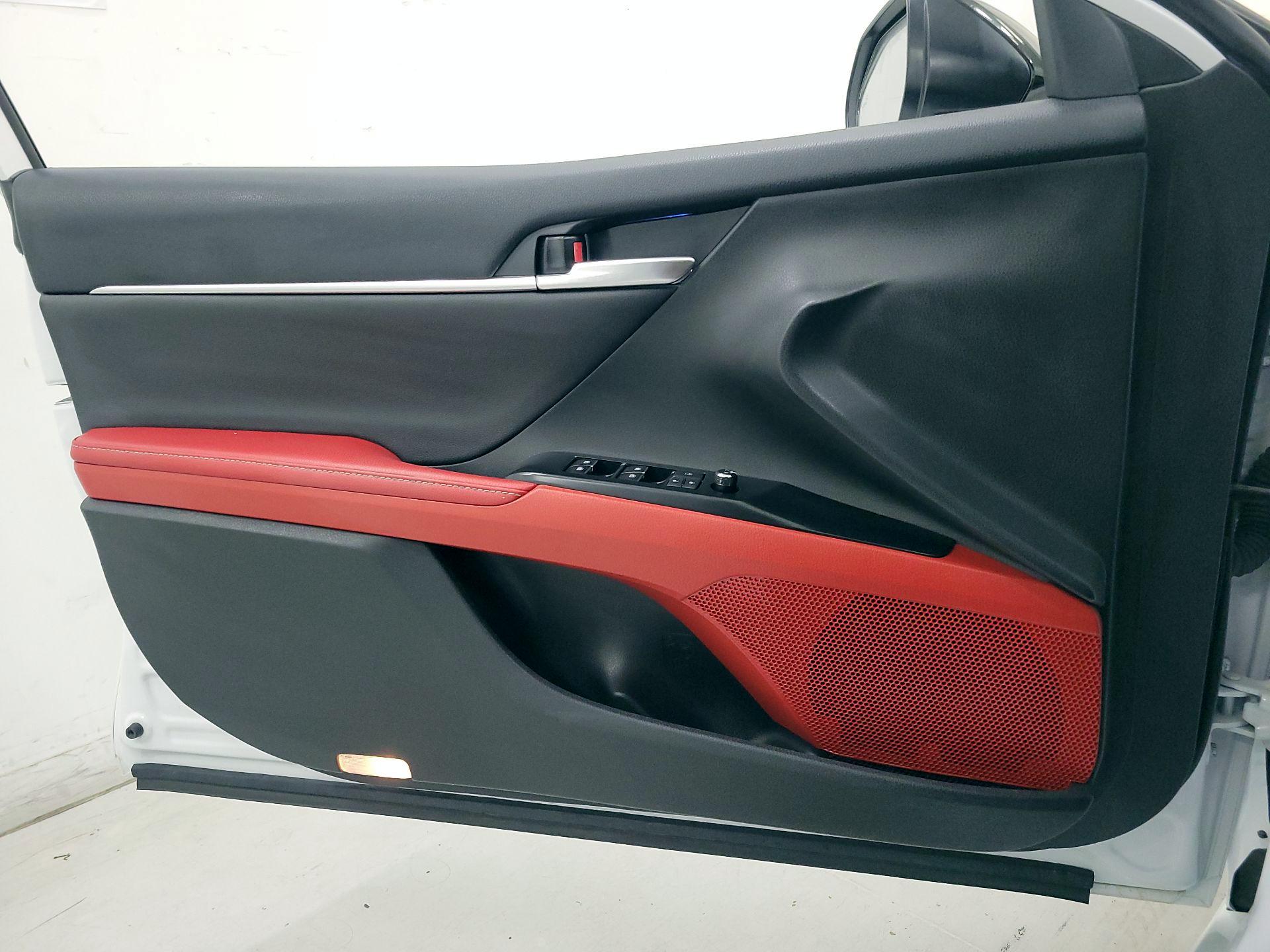 Thumbnail: 2019 Toyota Camry - 12