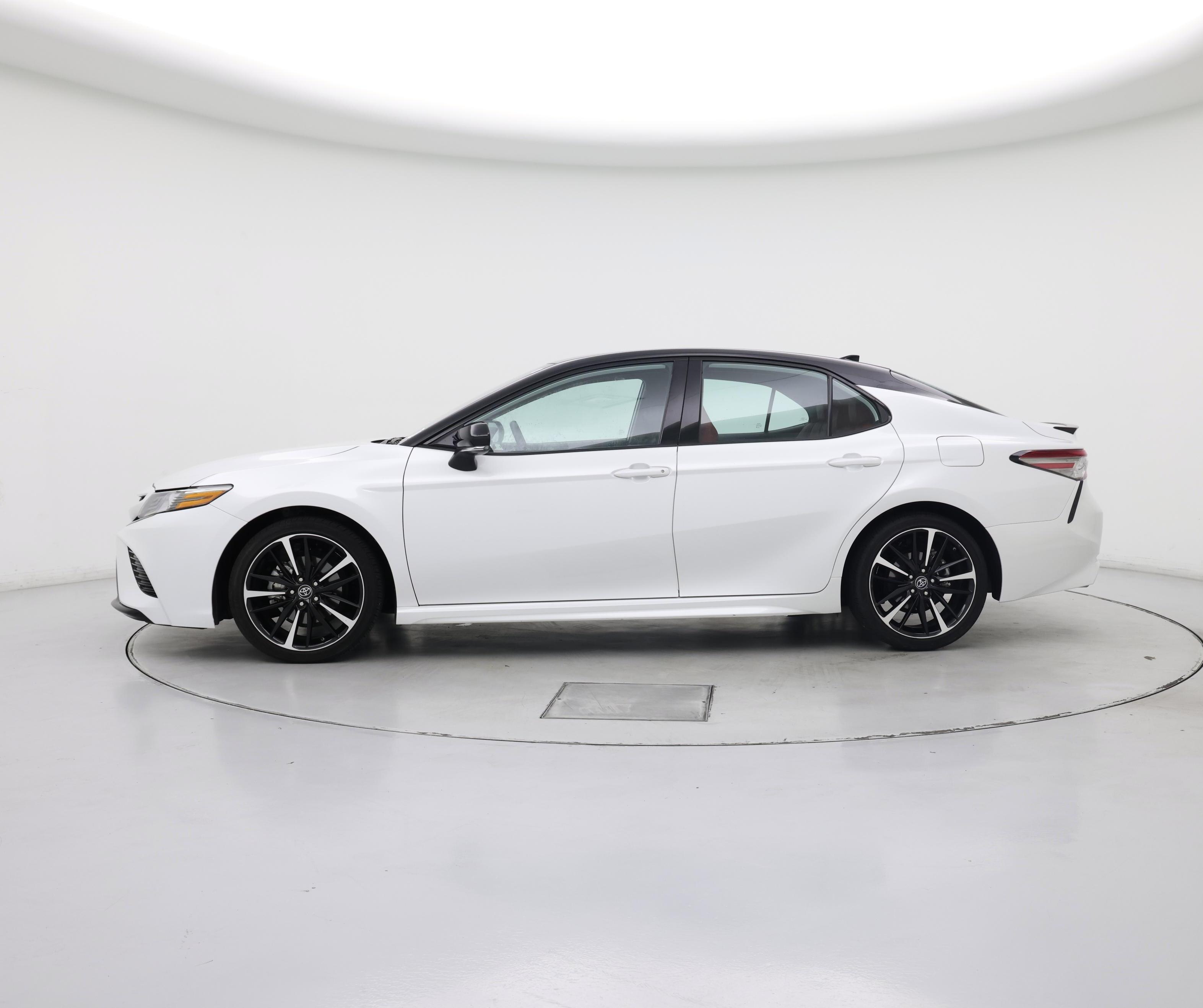 Thumbnail: 2019 Toyota Camry - 3