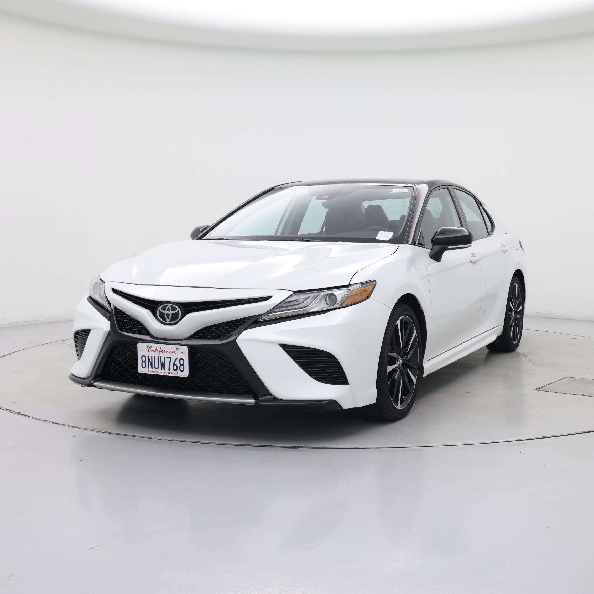 Thumbnail: 2019 Toyota Camry - 4