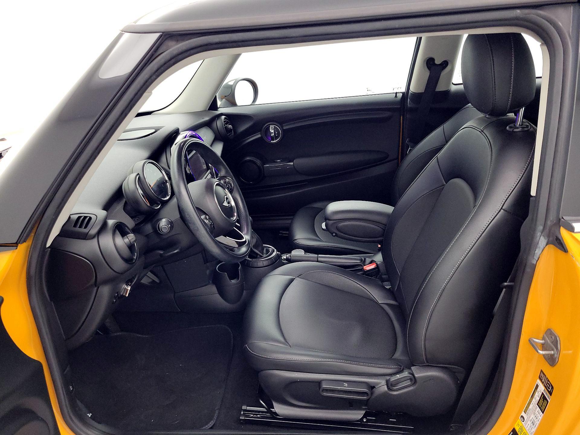 Thumbnail: 2015 MINI Cooper Hardtop - 11