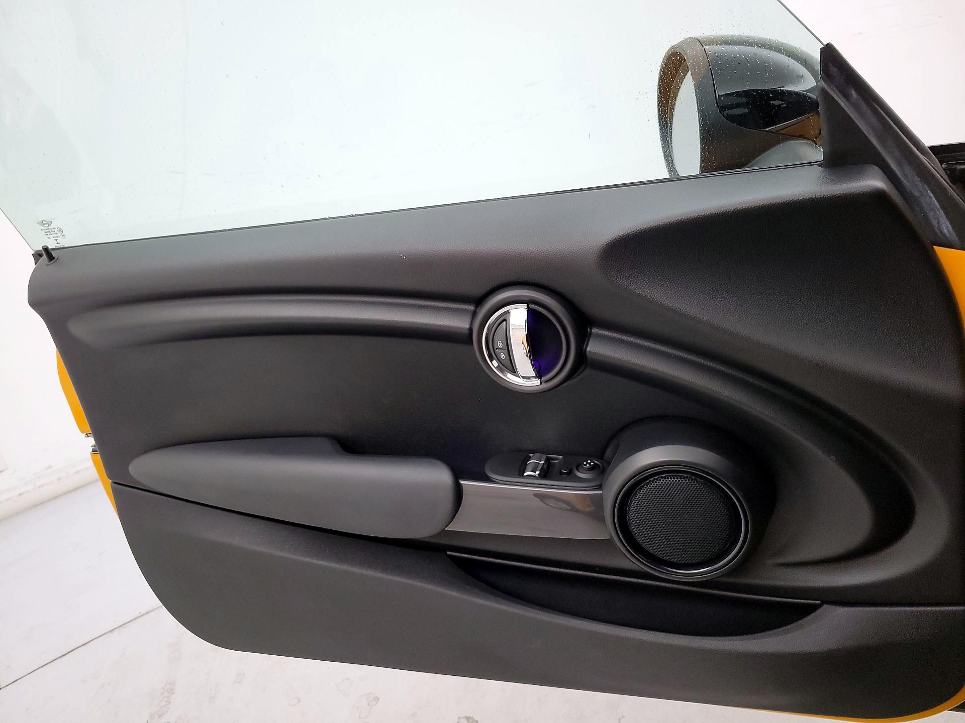 Thumbnail: 2015 MINI Cooper Hardtop - 12