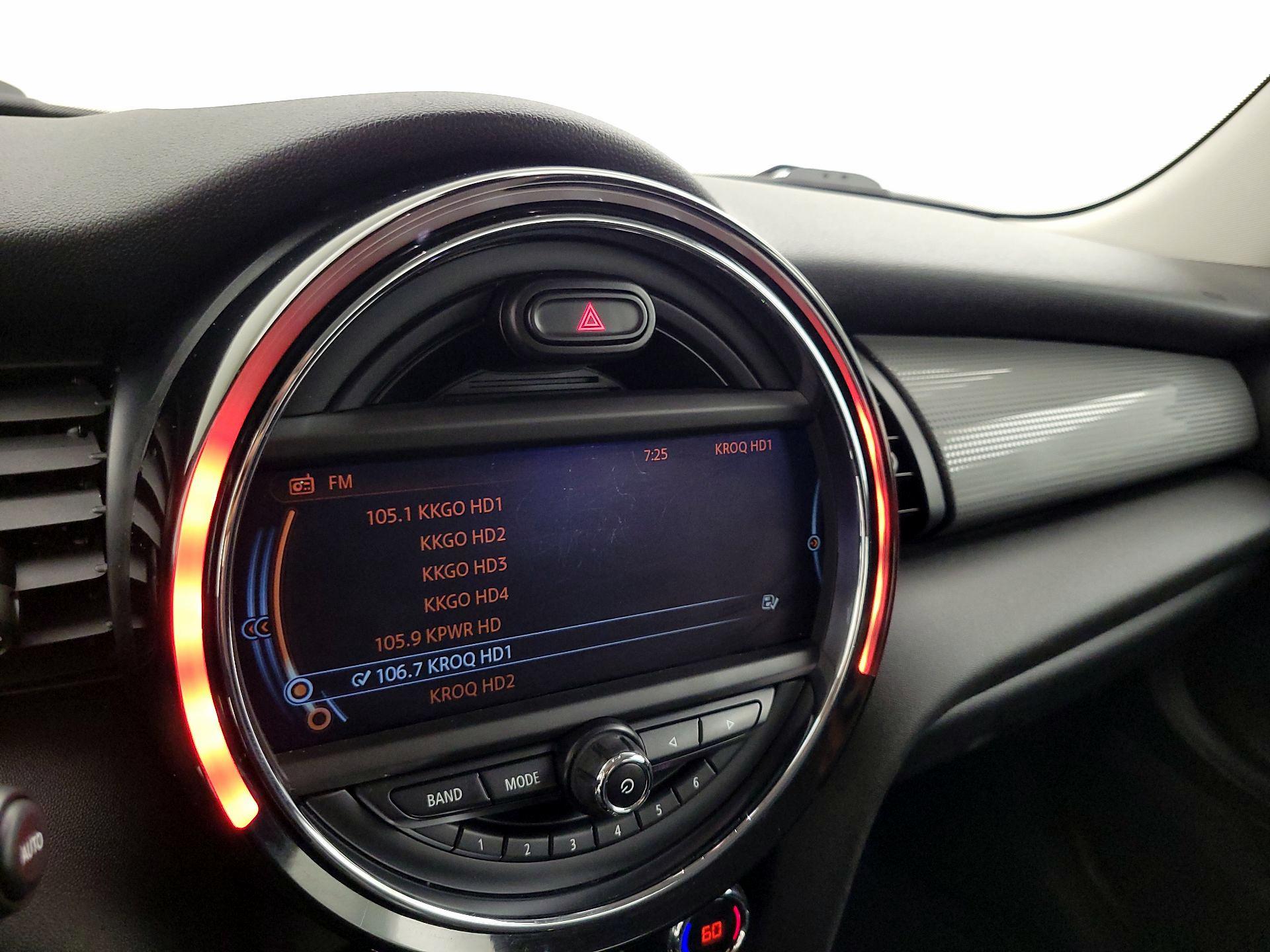 Thumbnail: 2015 MINI Cooper Hardtop - 14