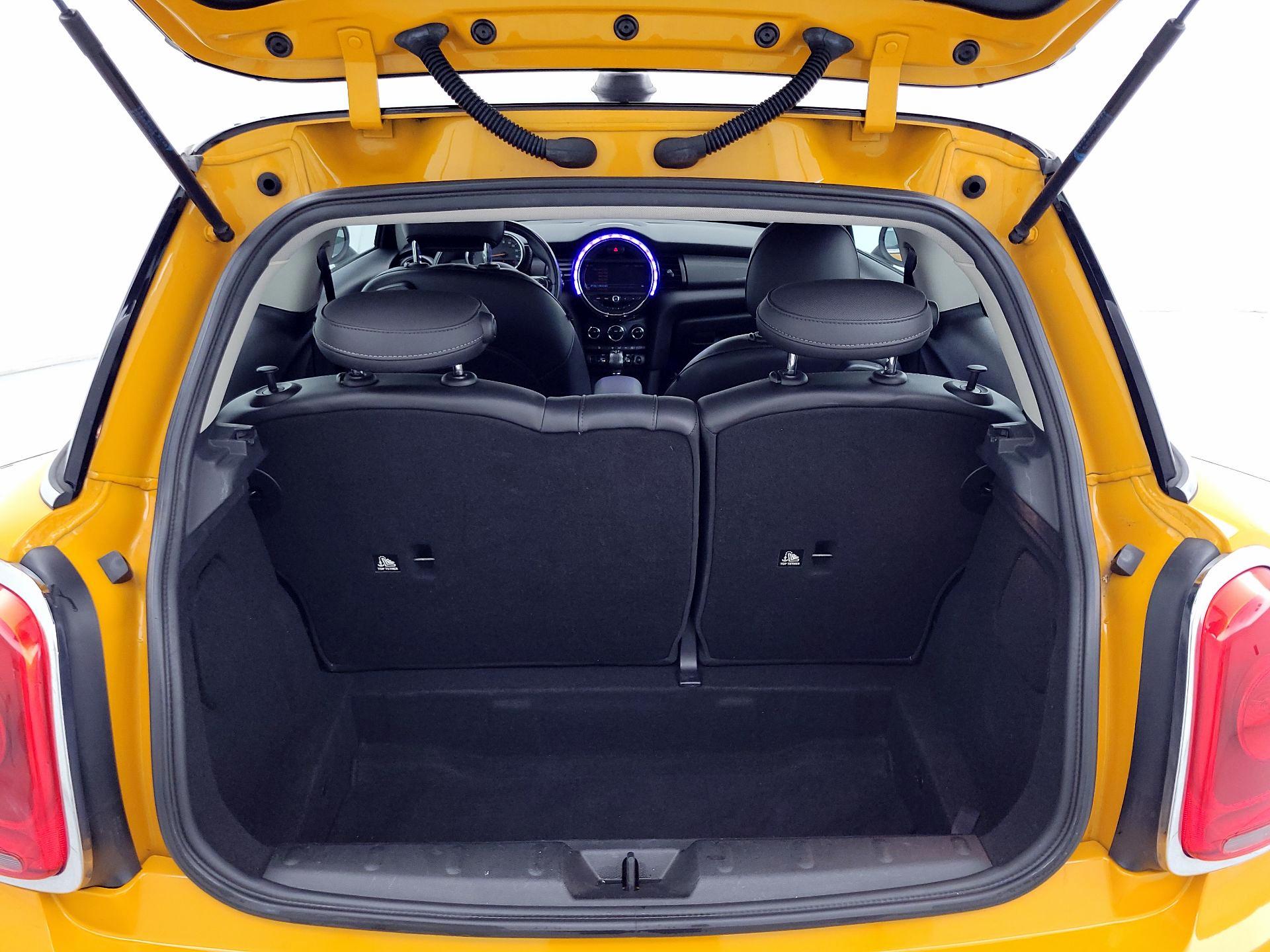 Thumbnail: 2015 MINI Cooper Hardtop - 18