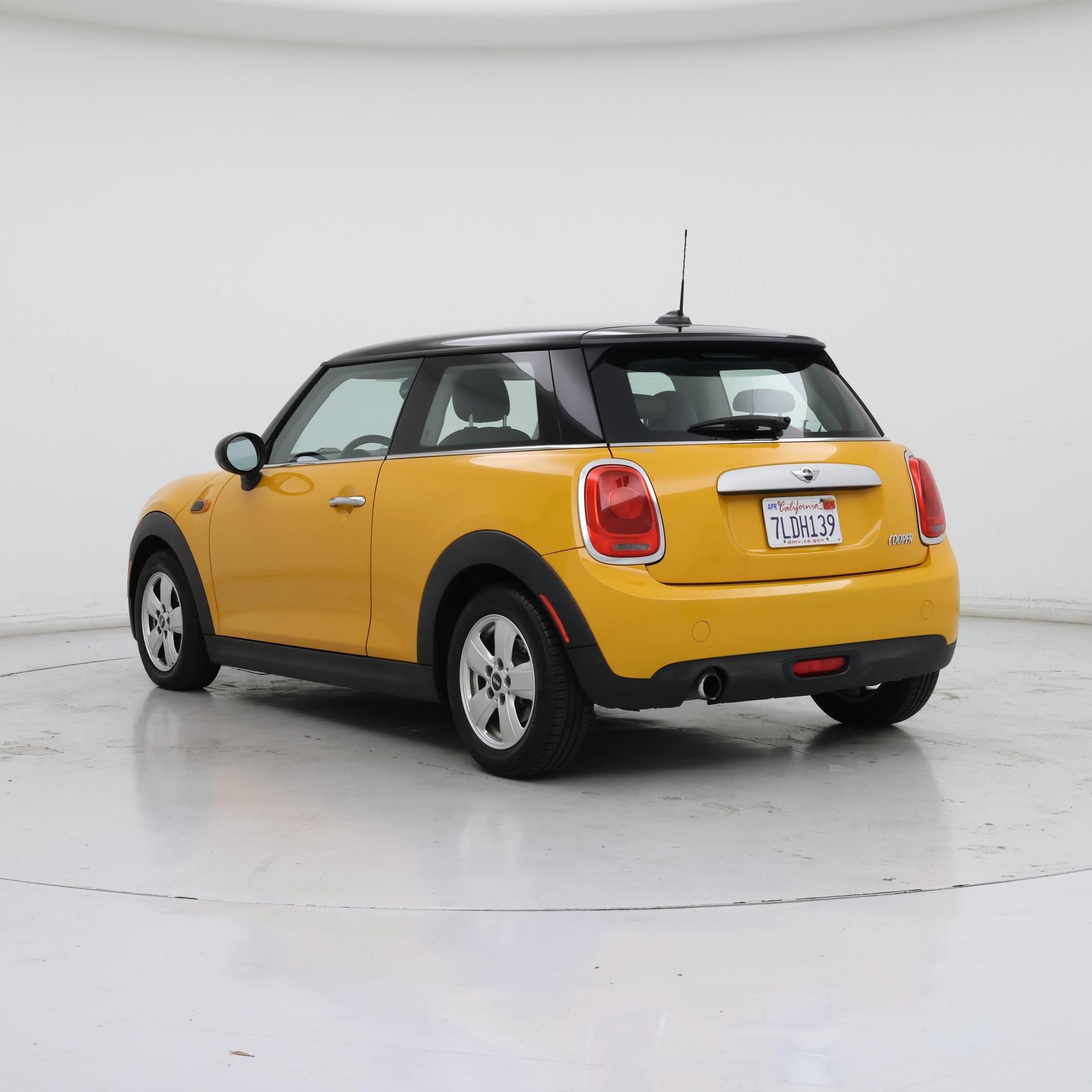 Thumbnail: 2015 MINI Cooper Hardtop - 2