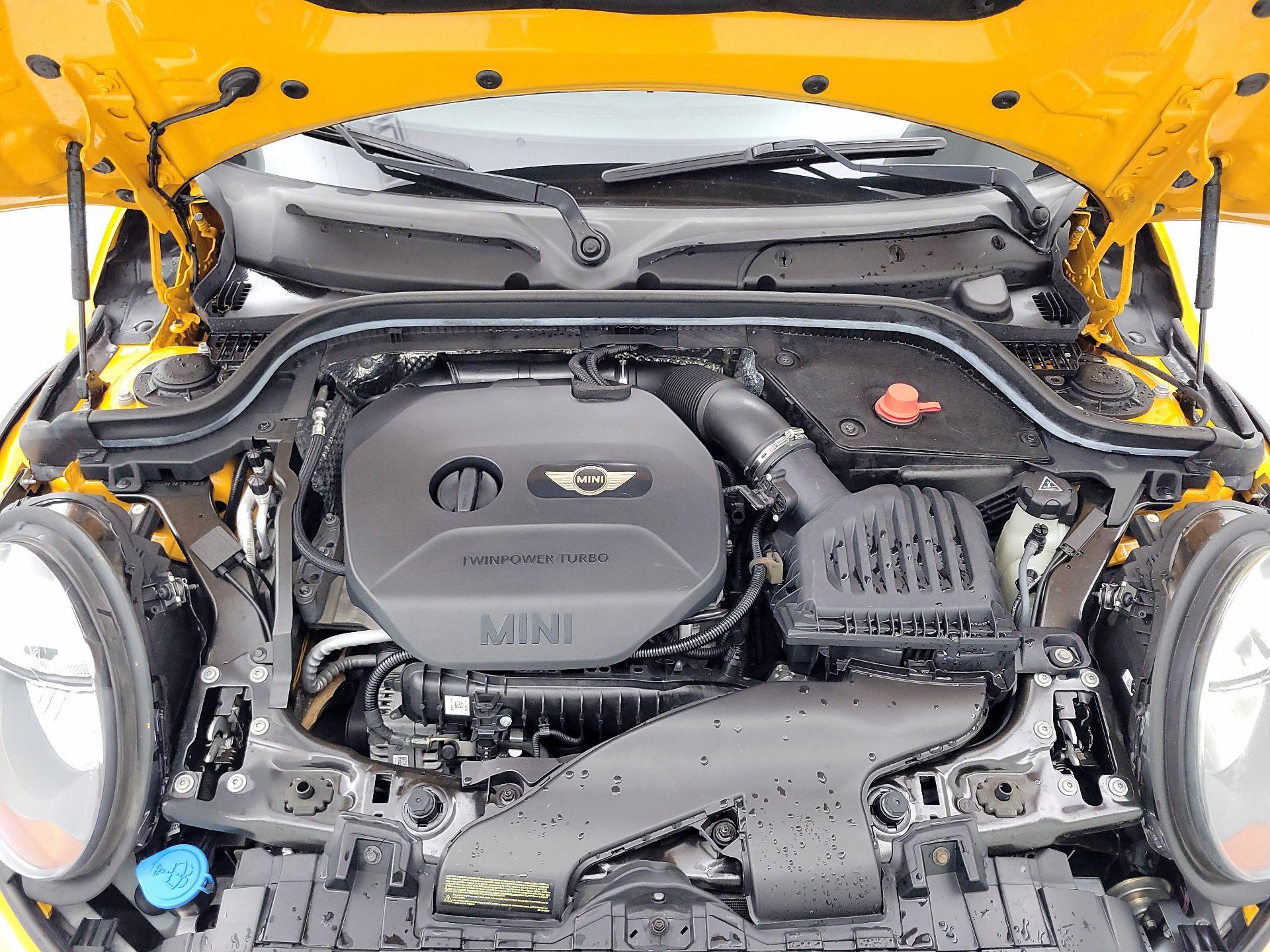 Thumbnail: 2015 MINI Cooper Hardtop - 19