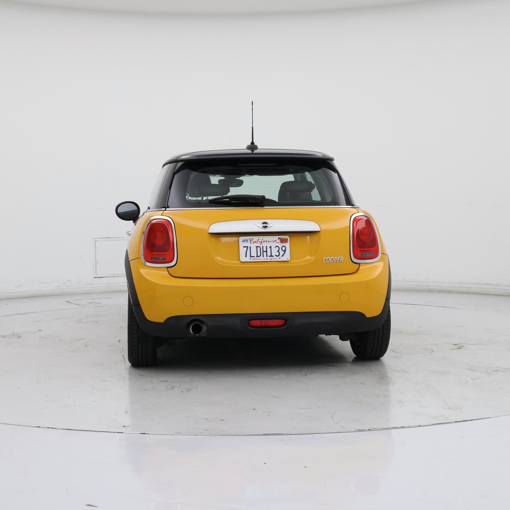 Thumbnail: 2015 MINI Cooper Hardtop - 6