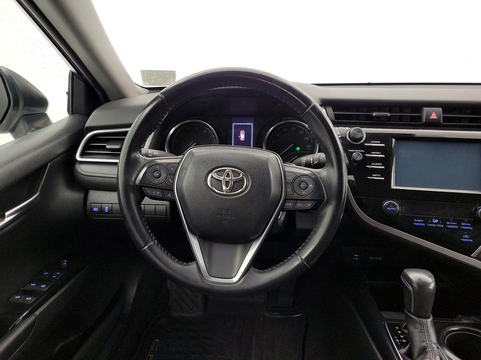 Thumbnail: 2018 Toyota Camry - 10
