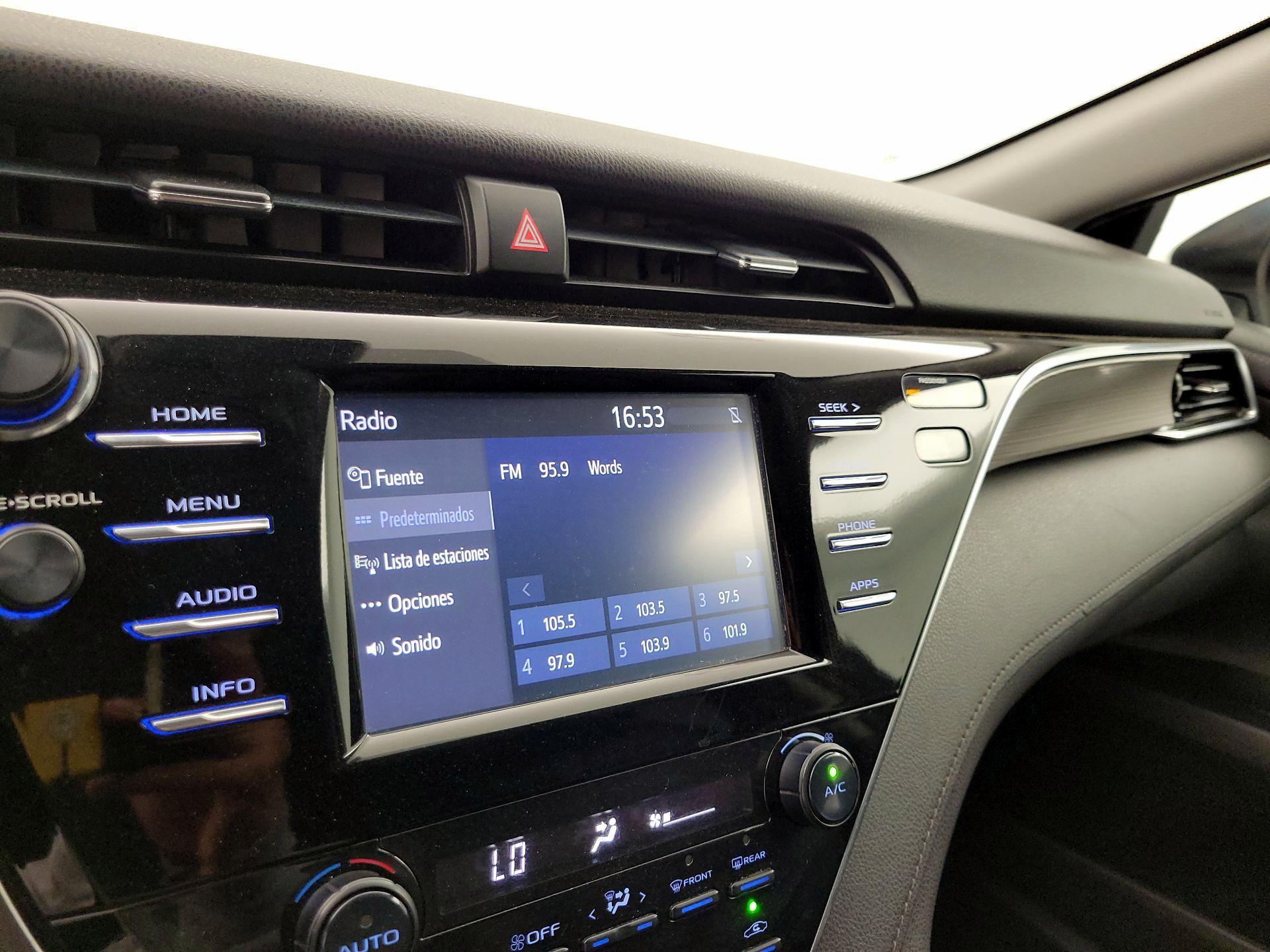 Thumbnail: 2018 Toyota Camry - 15