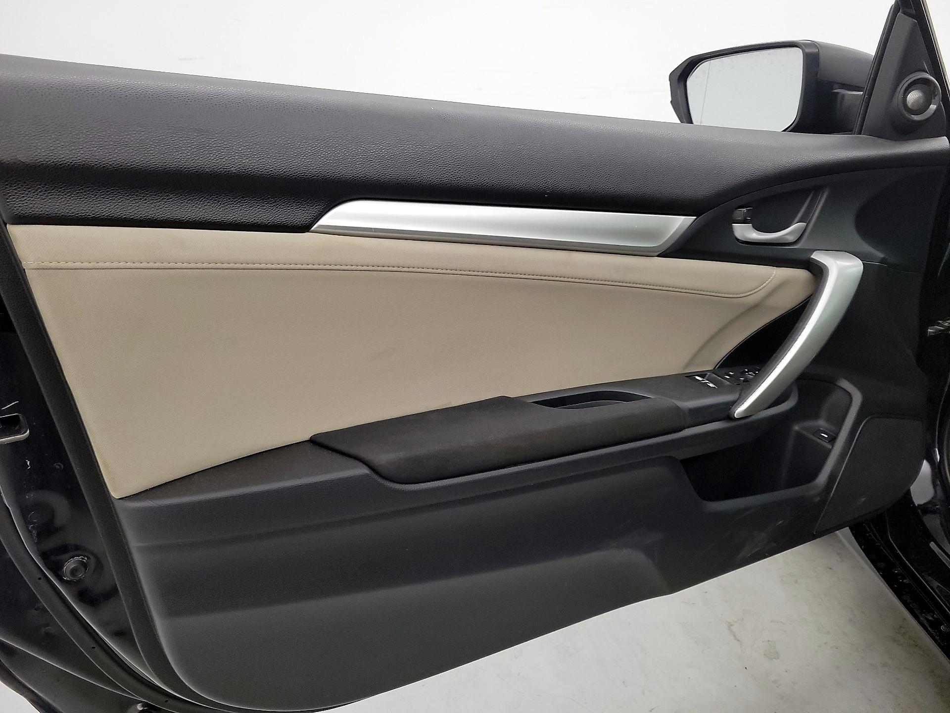 Thumbnail: 2016 Honda Civic - 12