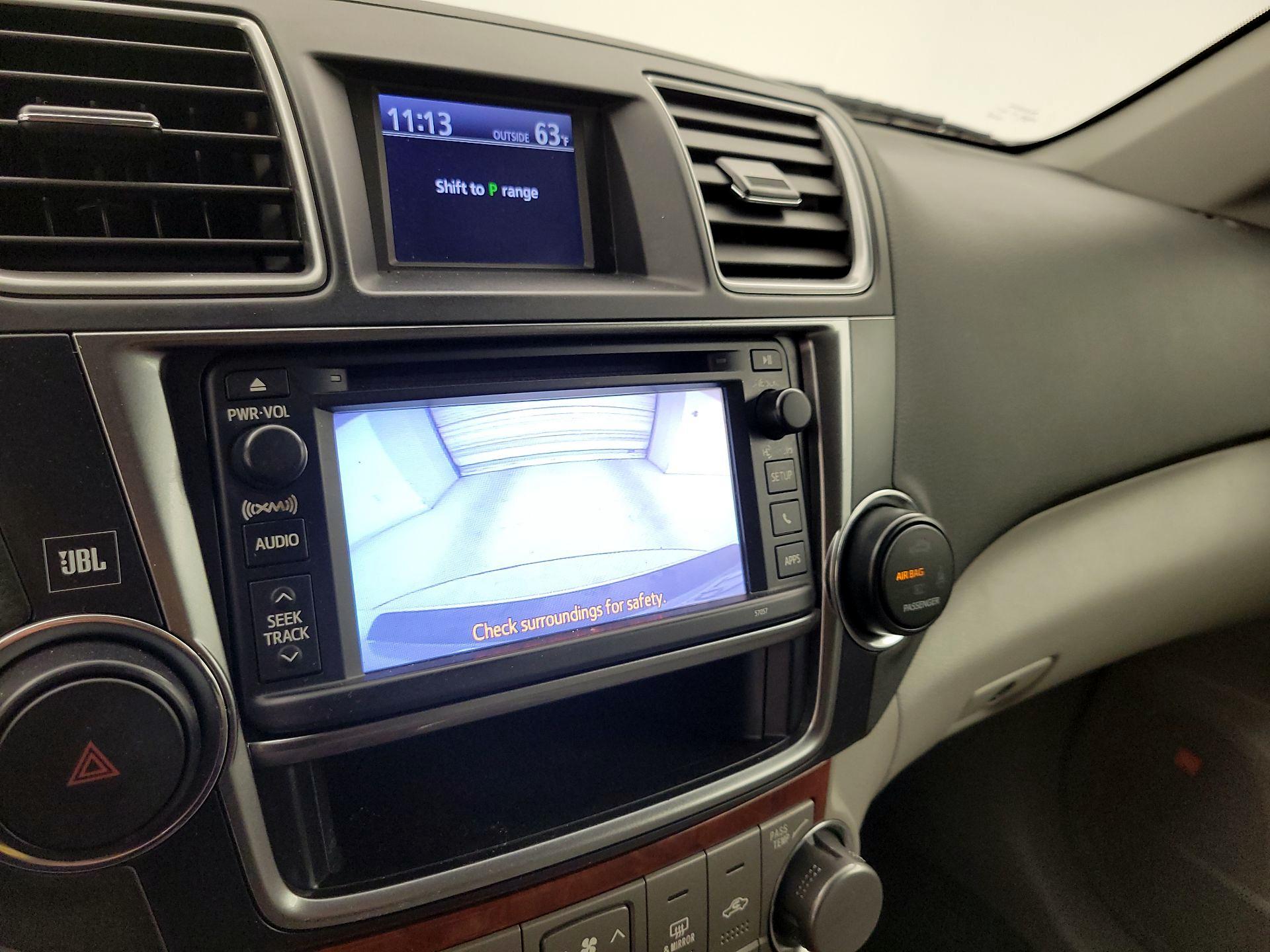 Thumbnail: 2013 Toyota Highlander - 14