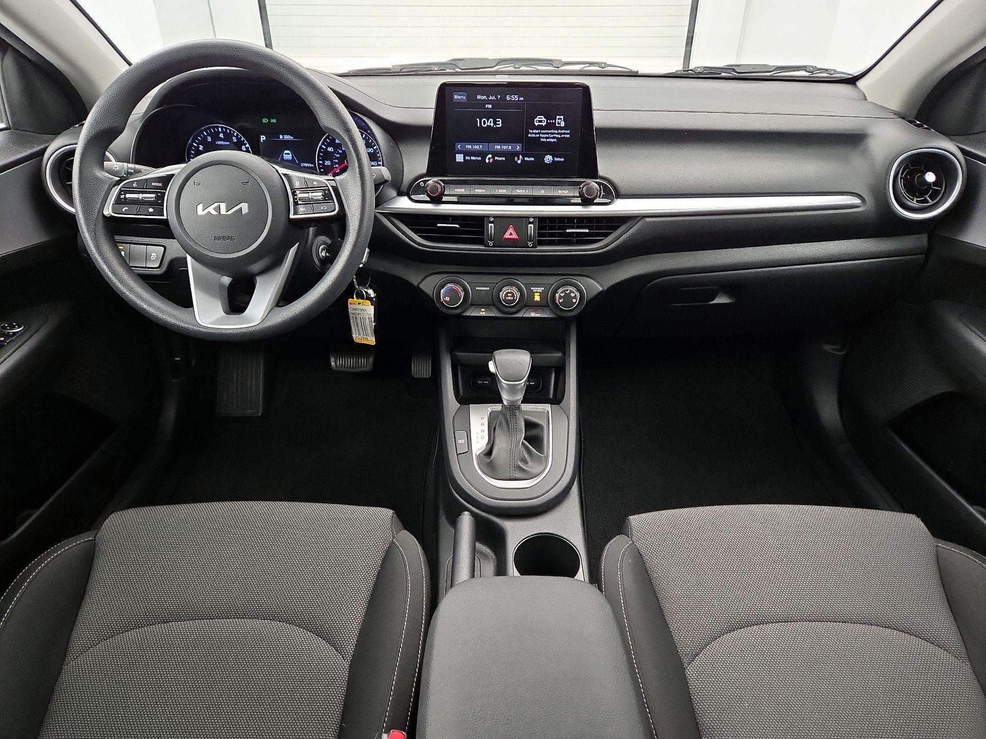Thumbnail: 2023 Kia Forte - 9