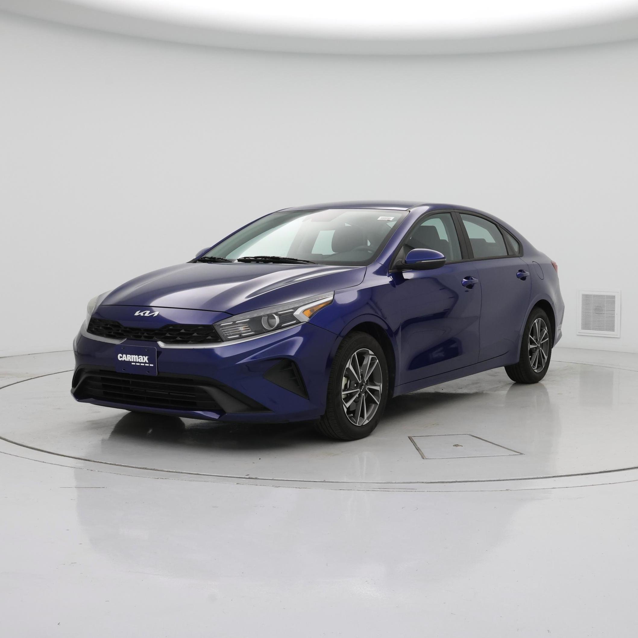 Thumbnail: 2023 Kia Forte - 4