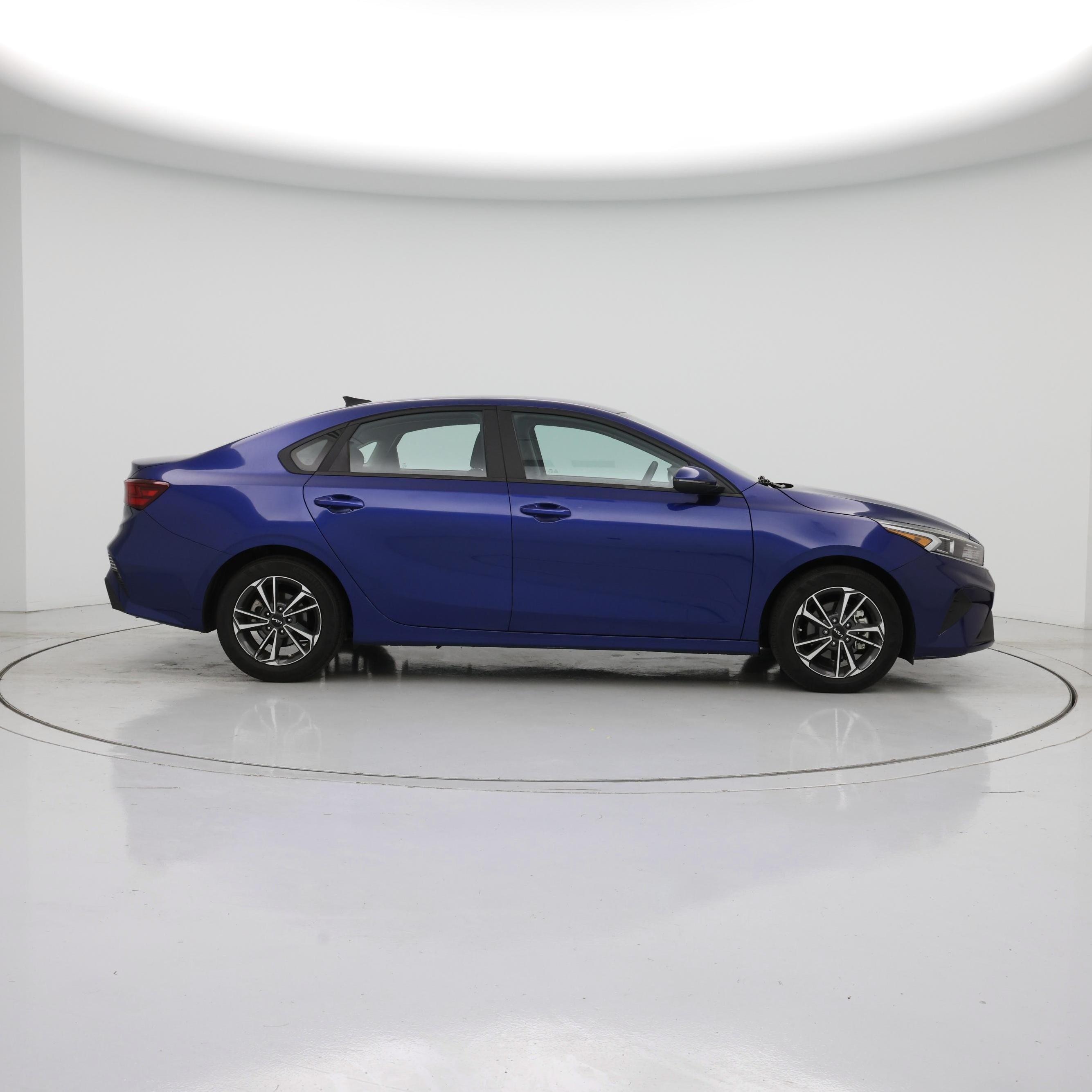 Thumbnail: 2023 Kia Forte - 7