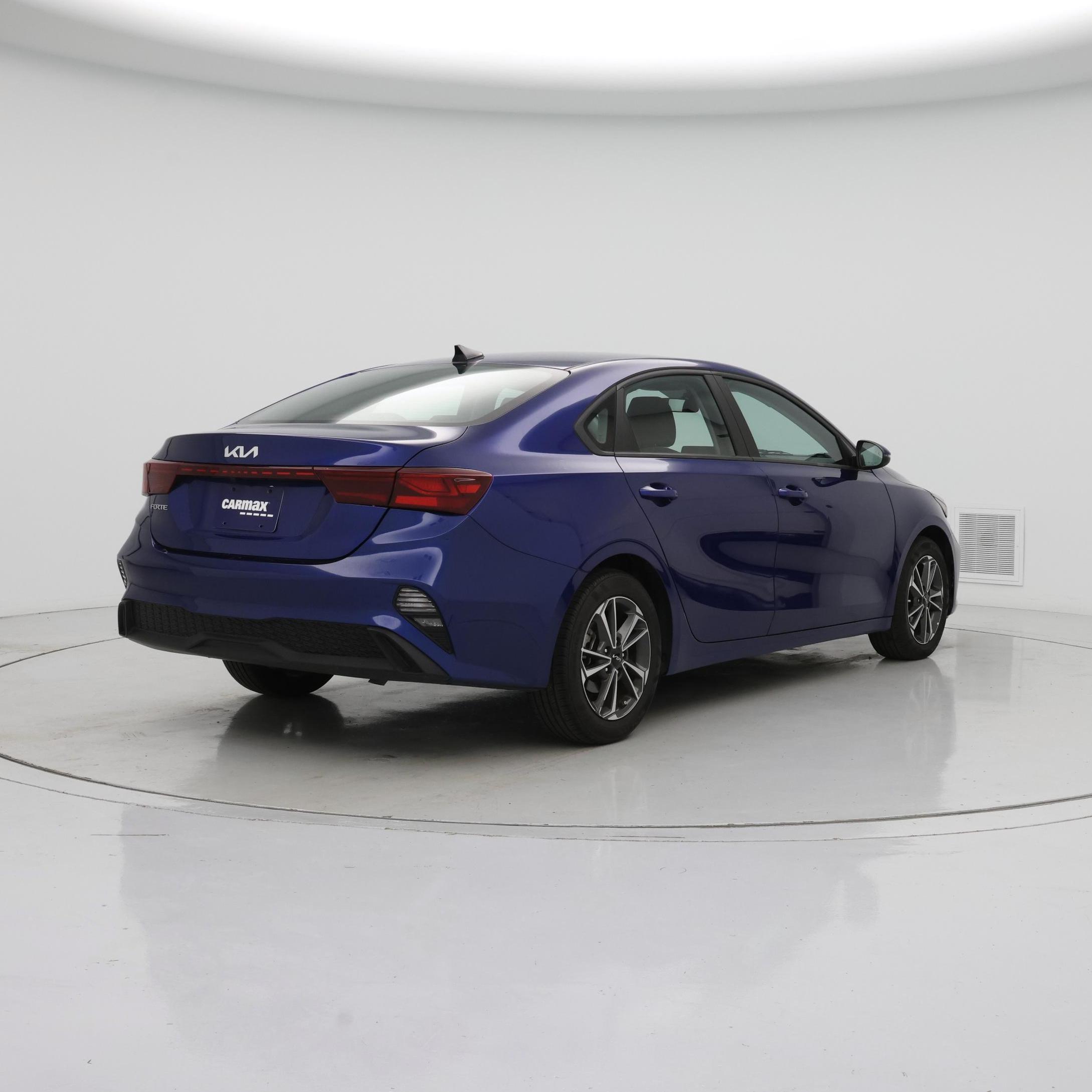 Thumbnail: 2023 Kia Forte - 8