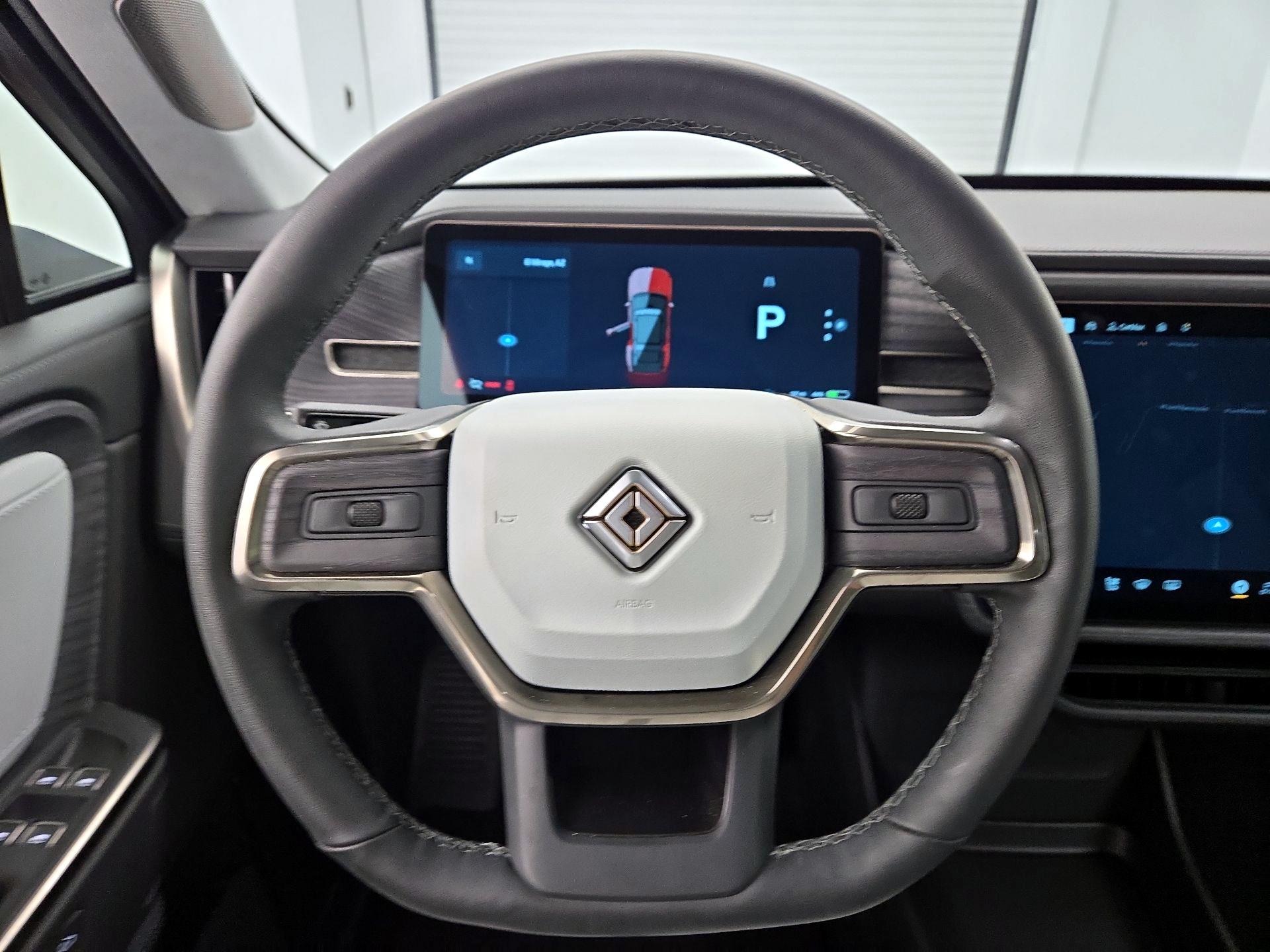 Thumbnail: 2025 Rivian R1S - 10