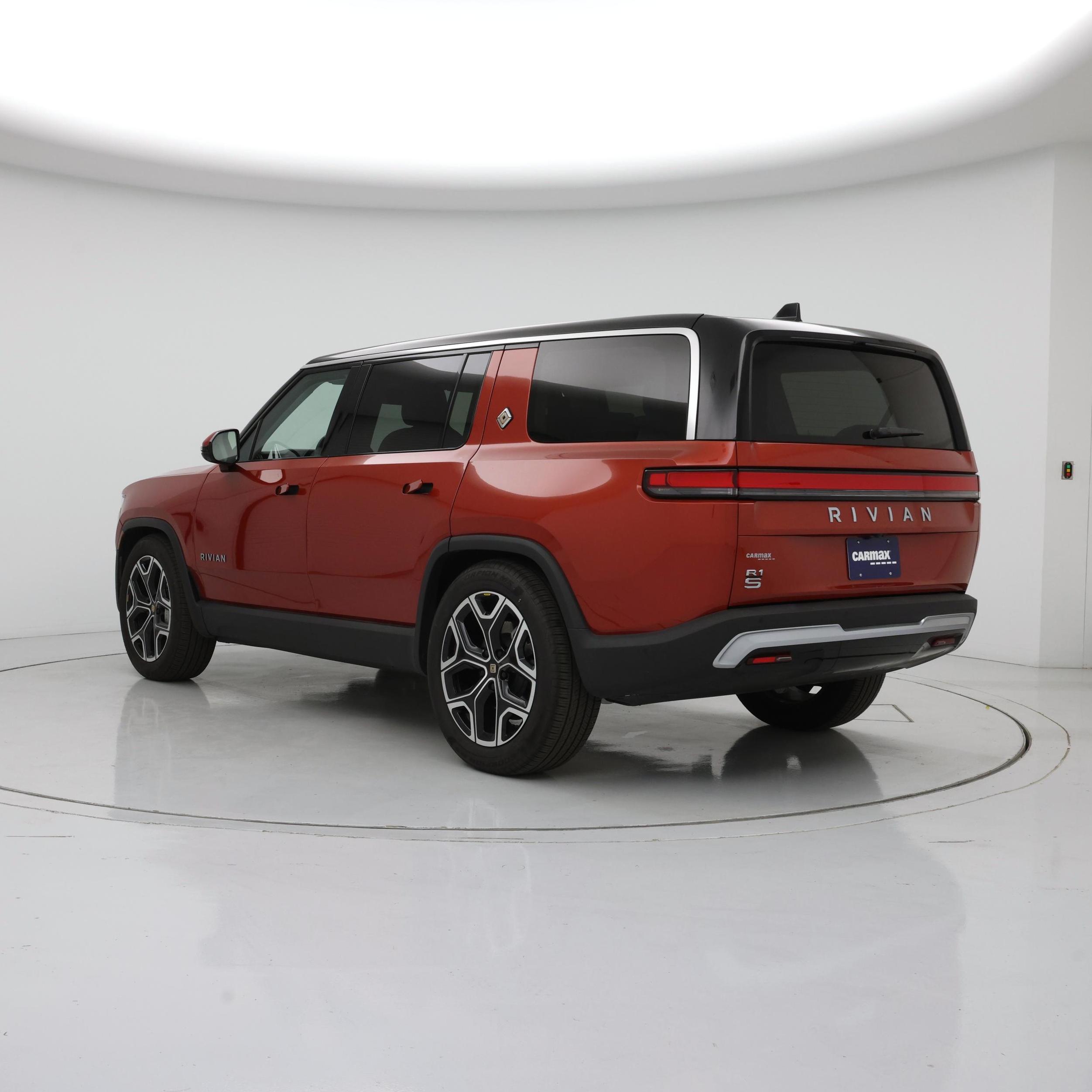 Thumbnail: 2025 Rivian R1S - 2
