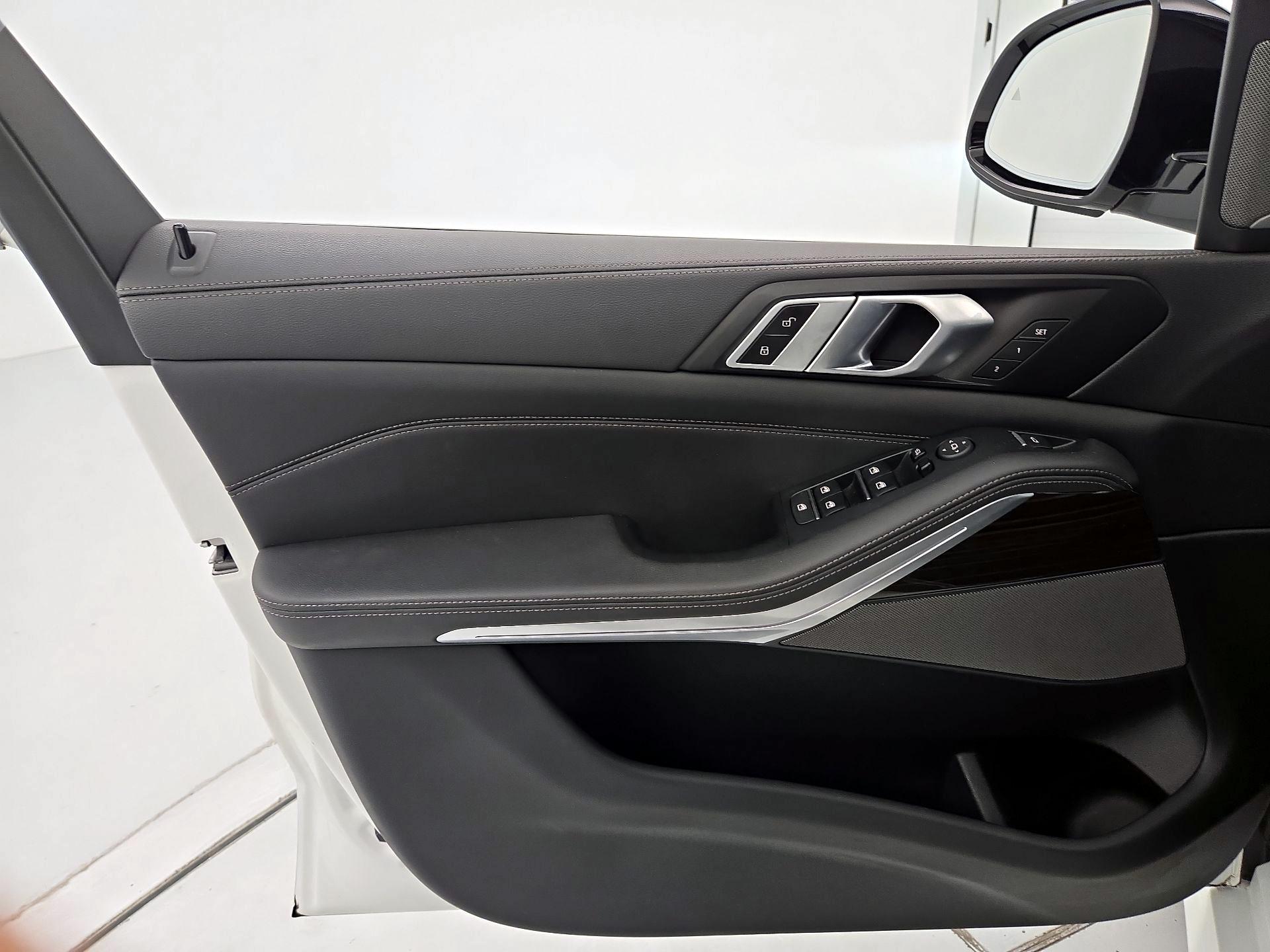 Thumbnail: 2023 BMW X5 - 12