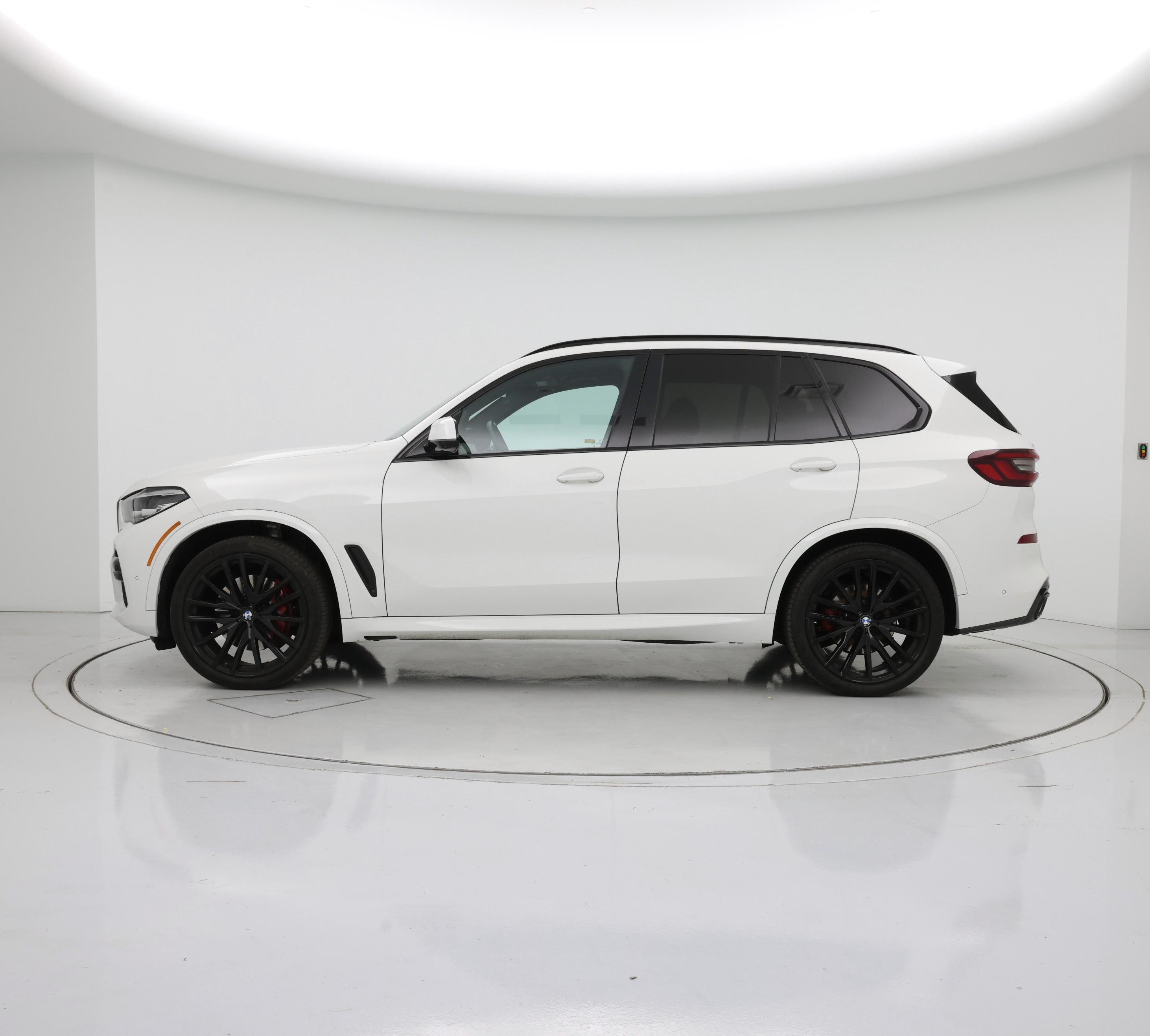 Thumbnail: 2023 BMW X5 - 3