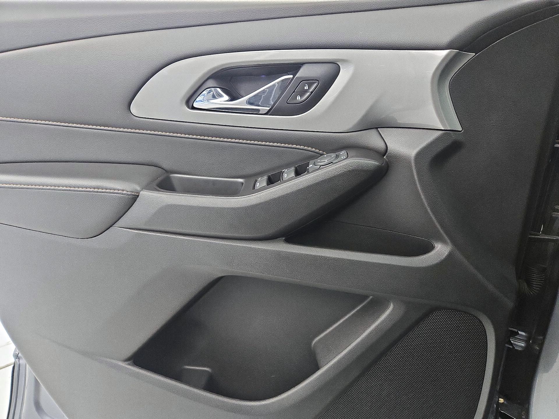 Thumbnail: 2020 Chevrolet Traverse - 12