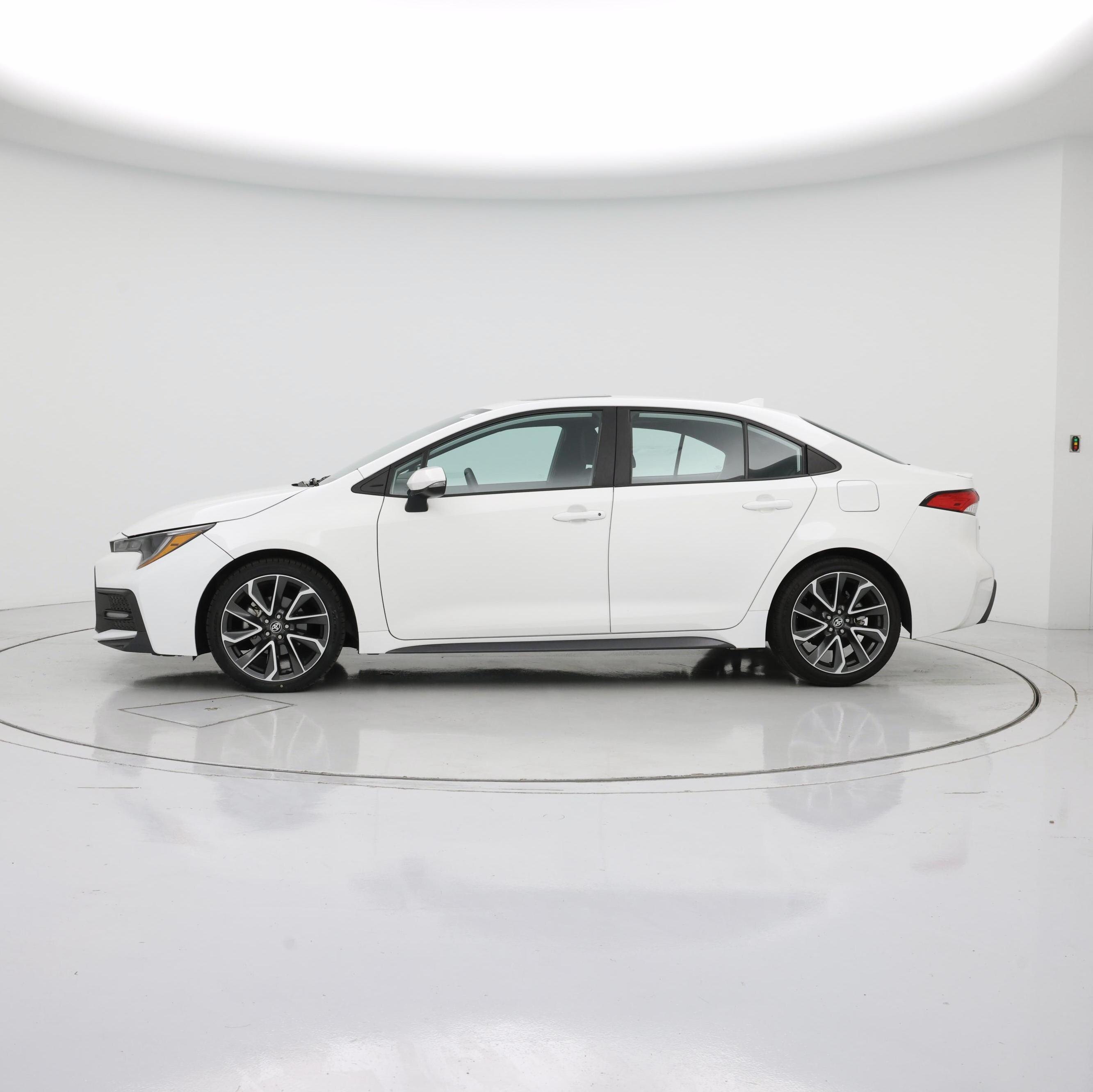 Thumbnail: 2021 Toyota Corolla - 3