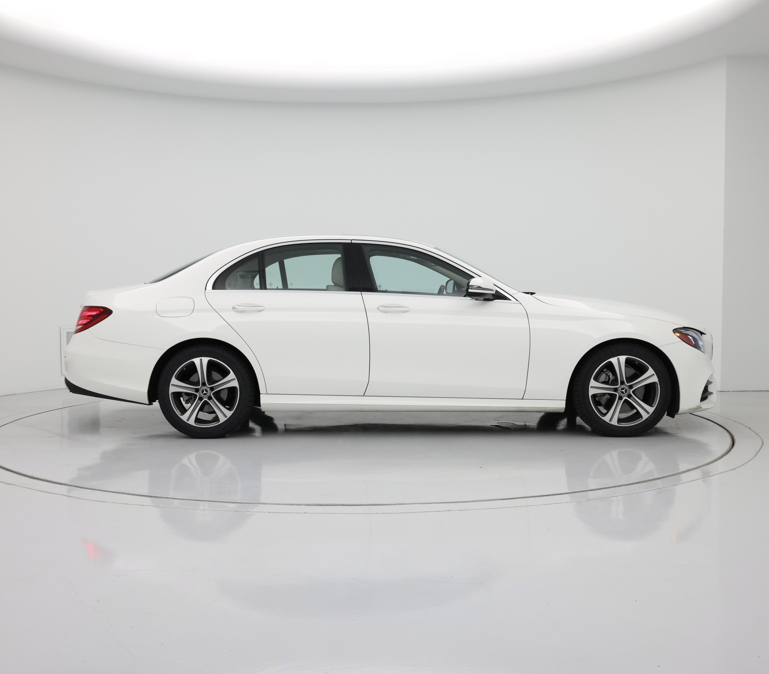 Thumbnail: 2019 Mercedes-Benz E-Class - 7