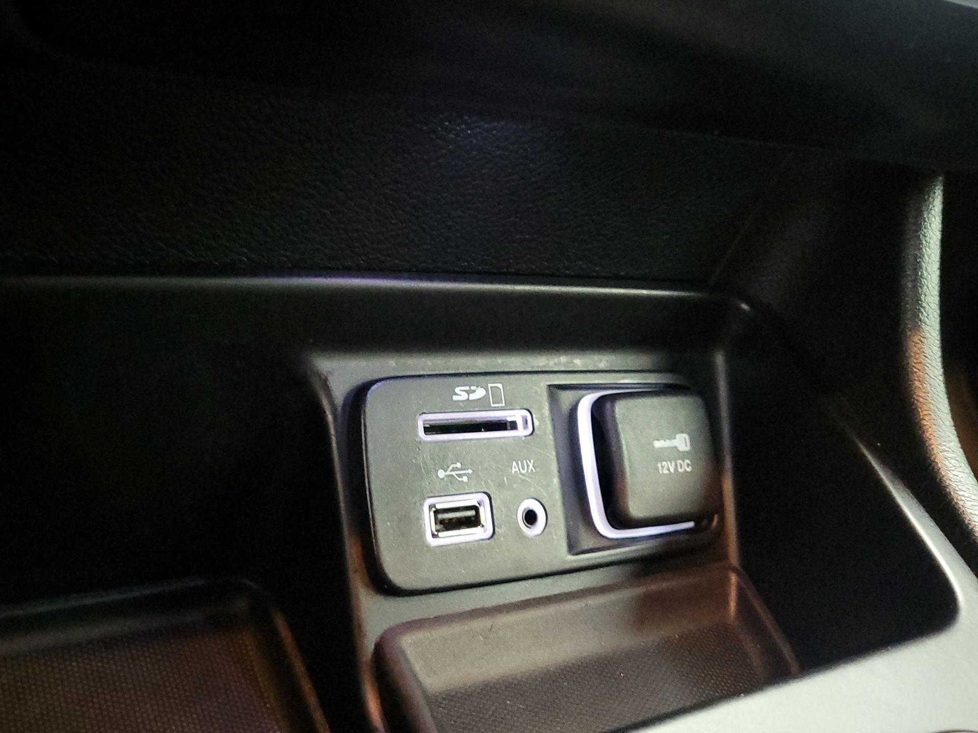 Thumbnail: 2014 Jeep Cherokee - 19