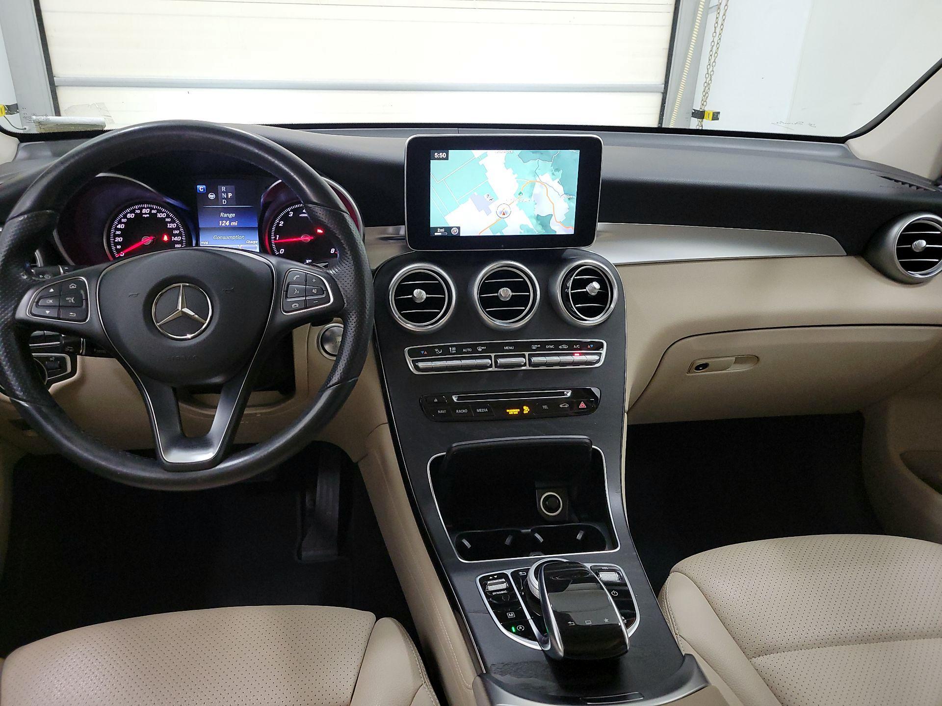 Thumbnail: 2016 Mercedes-Benz GLC - 9