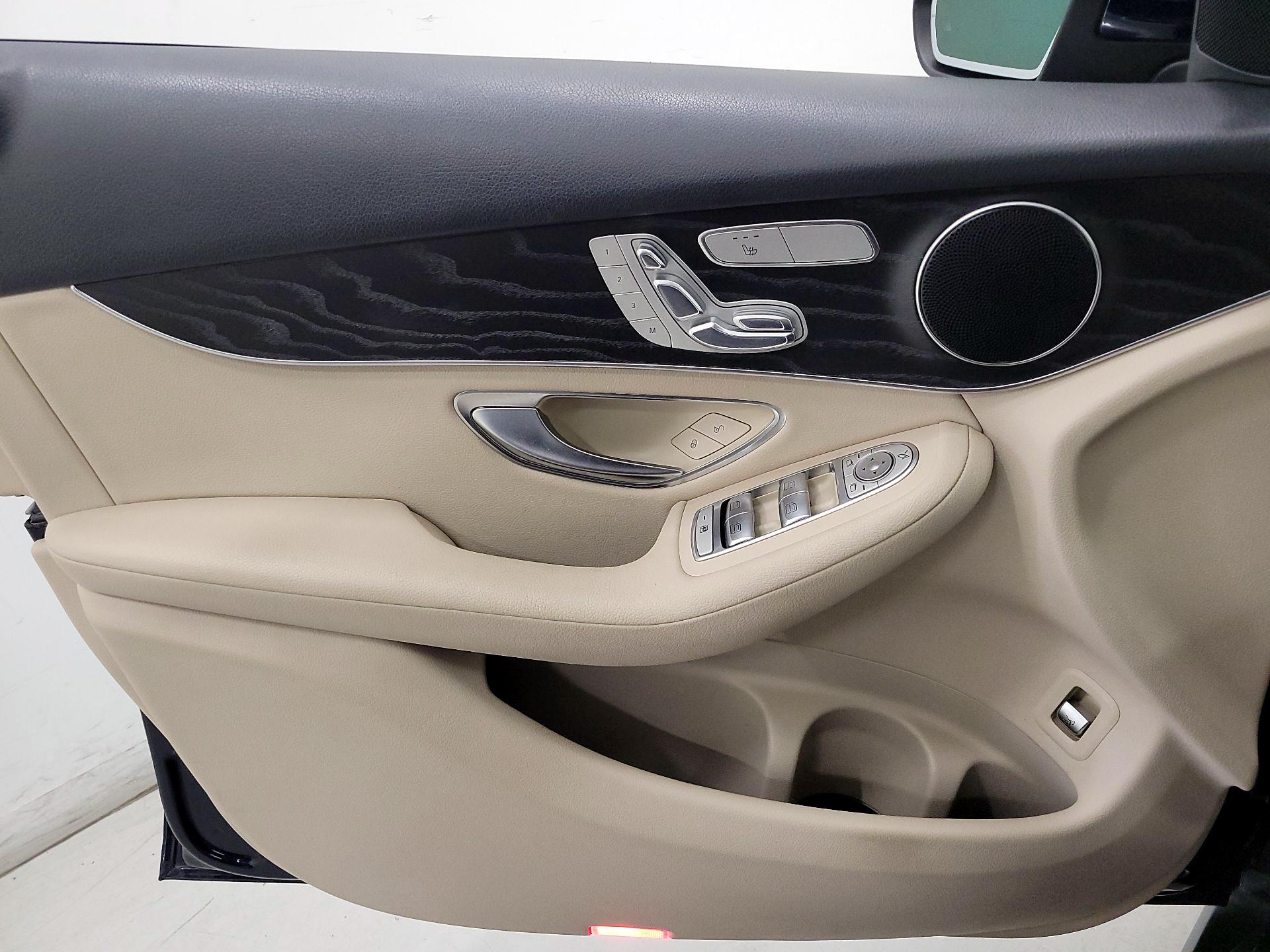 Thumbnail: 2016 Mercedes-Benz GLC - 12