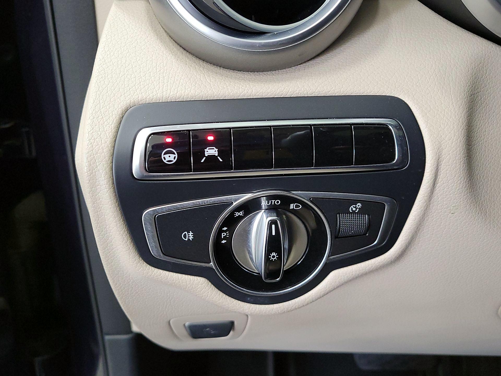 Thumbnail: 2016 Mercedes-Benz GLC - 13