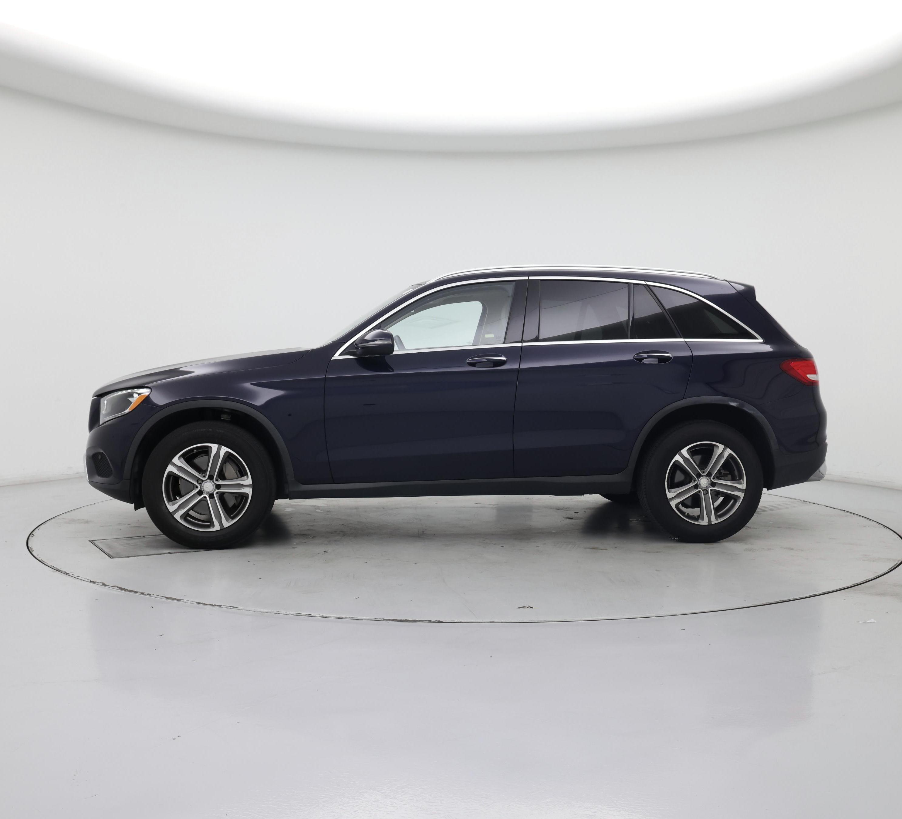 Thumbnail: 2016 Mercedes-Benz GLC - 3