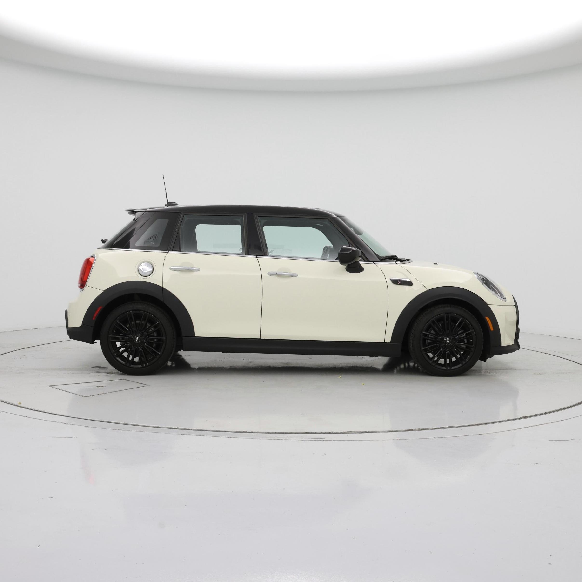 Thumbnail: 2023 MINI Cooper Hardtop - 7