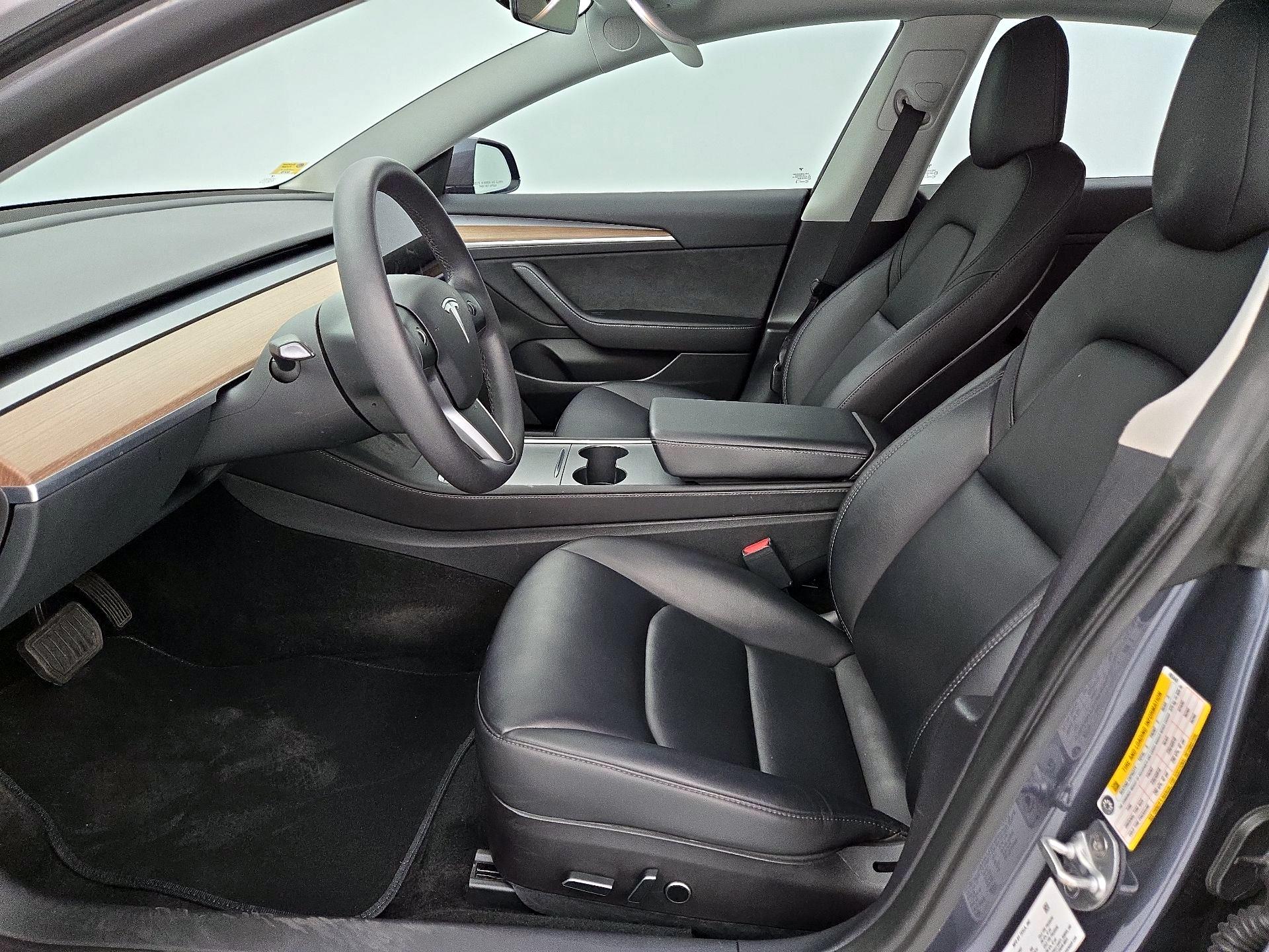 Thumbnail: 2023 Tesla Model 3 - 11