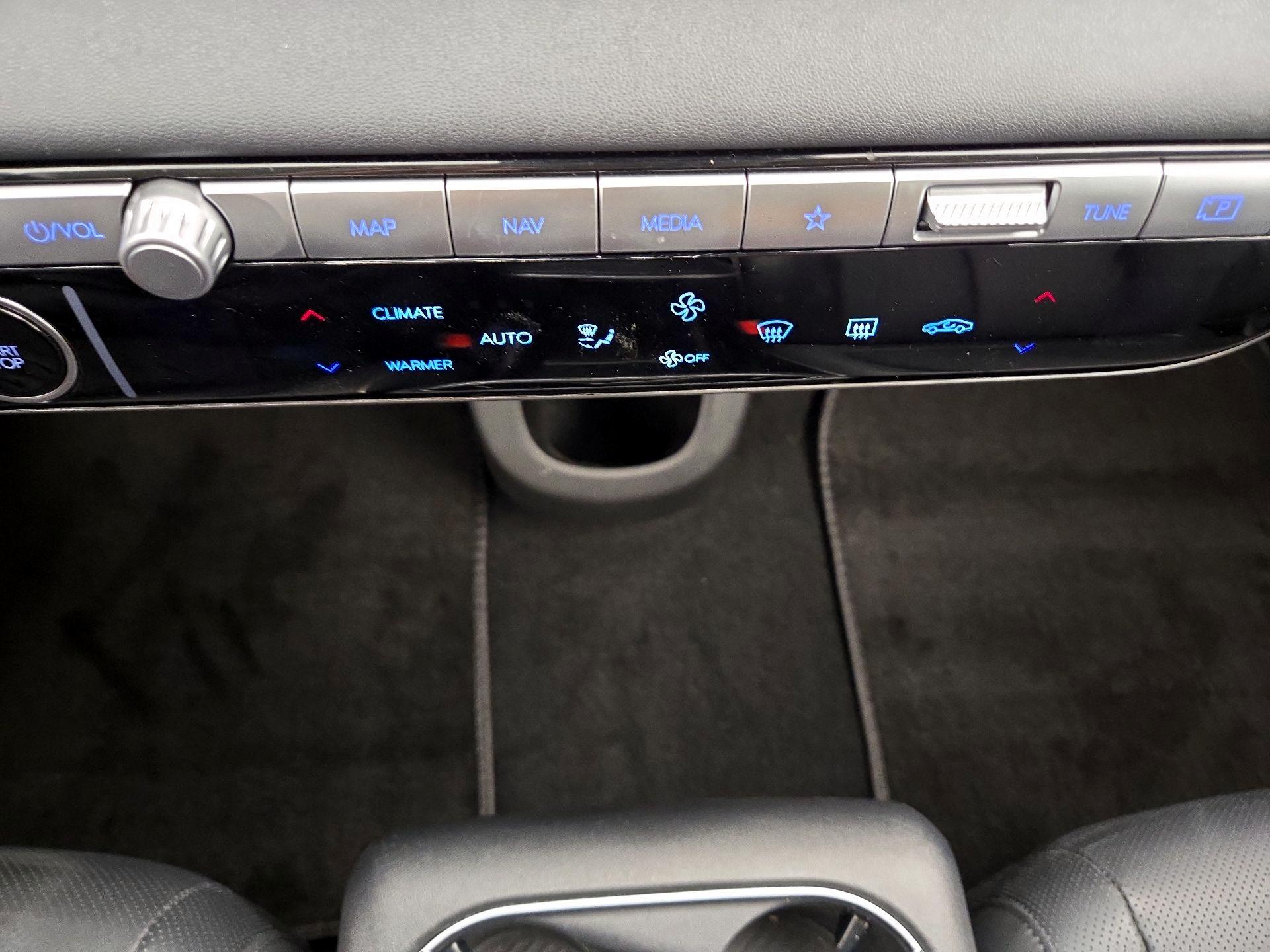 Thumbnail: 2022 Hyundai Ioniq 5 - 17