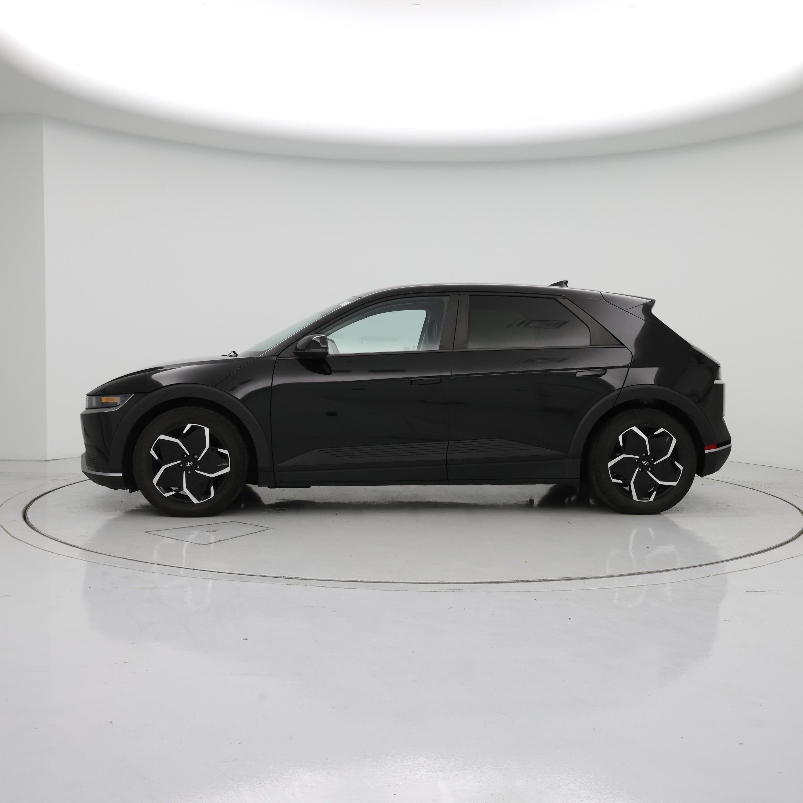 Thumbnail: 2022 Hyundai Ioniq 5 - 3