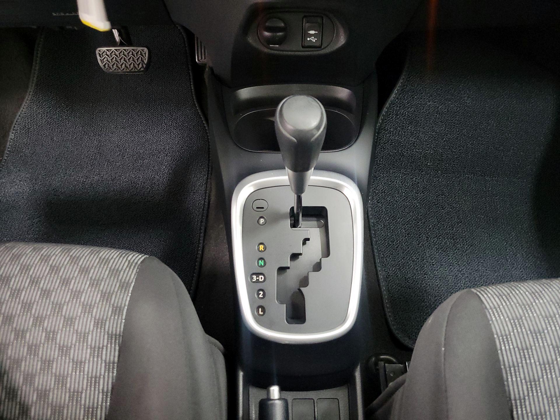 Thumbnail: 2016 Toyota Yaris - 17