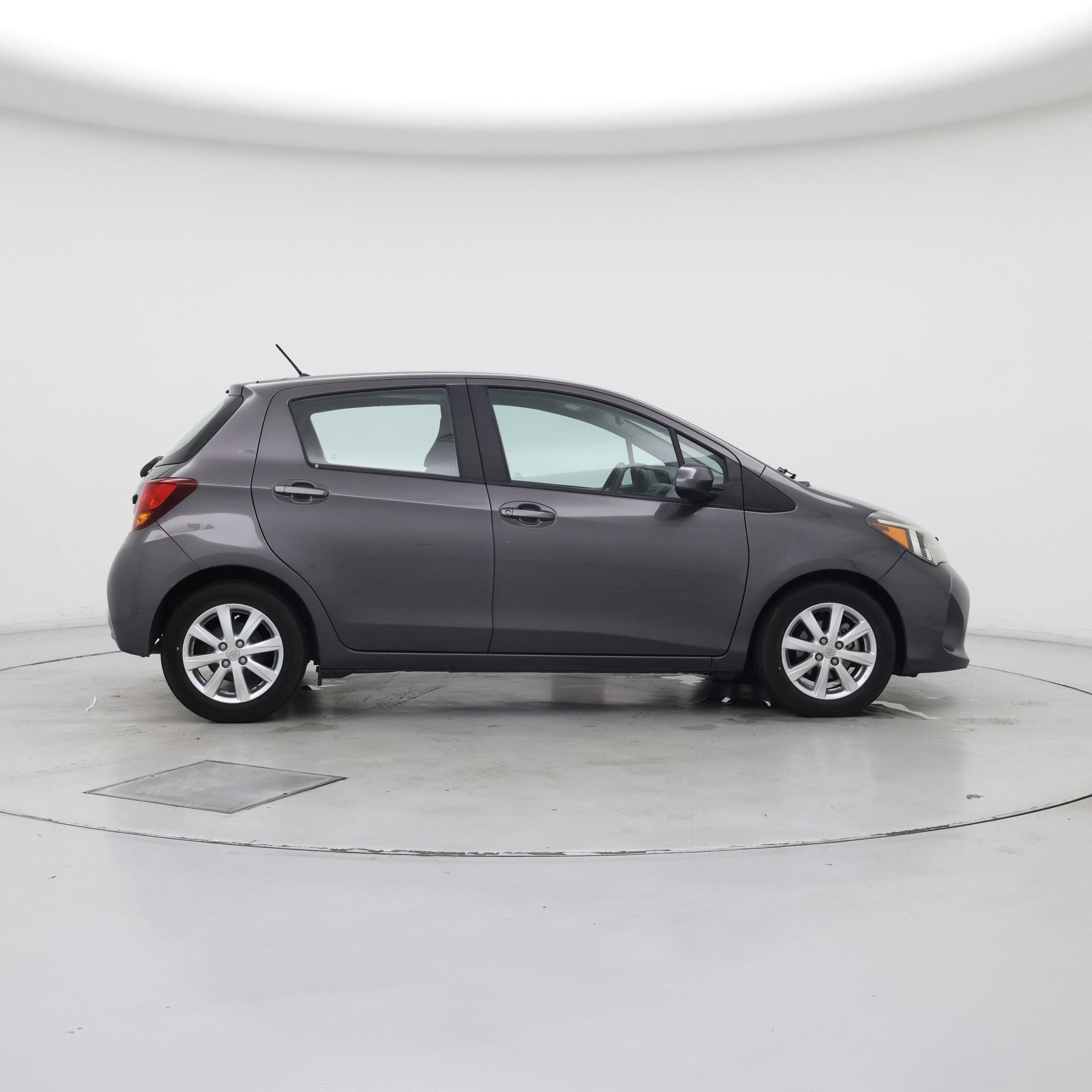 Thumbnail: 2016 Toyota Yaris - 7