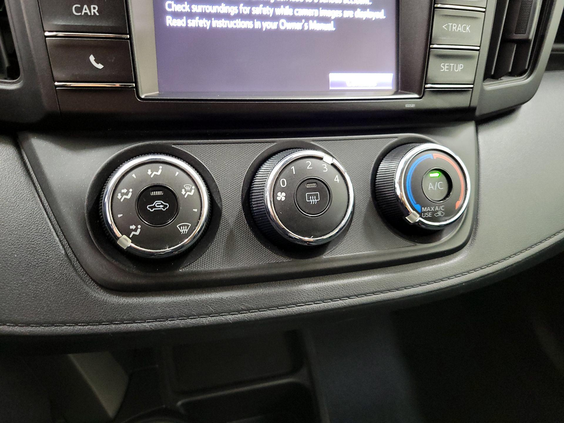 Thumbnail: 2018 Toyota RAV4 - 16
