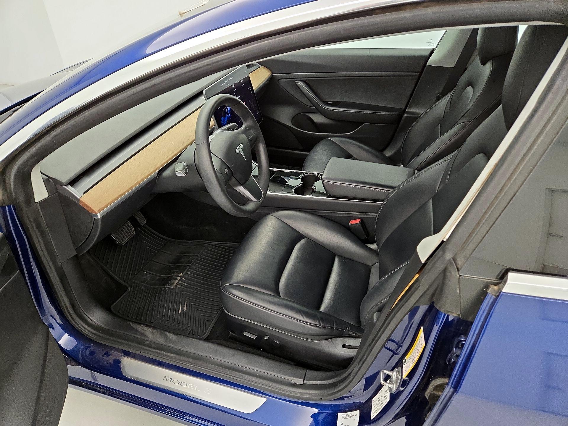 Thumbnail: 2020 Tesla Model 3 - 11