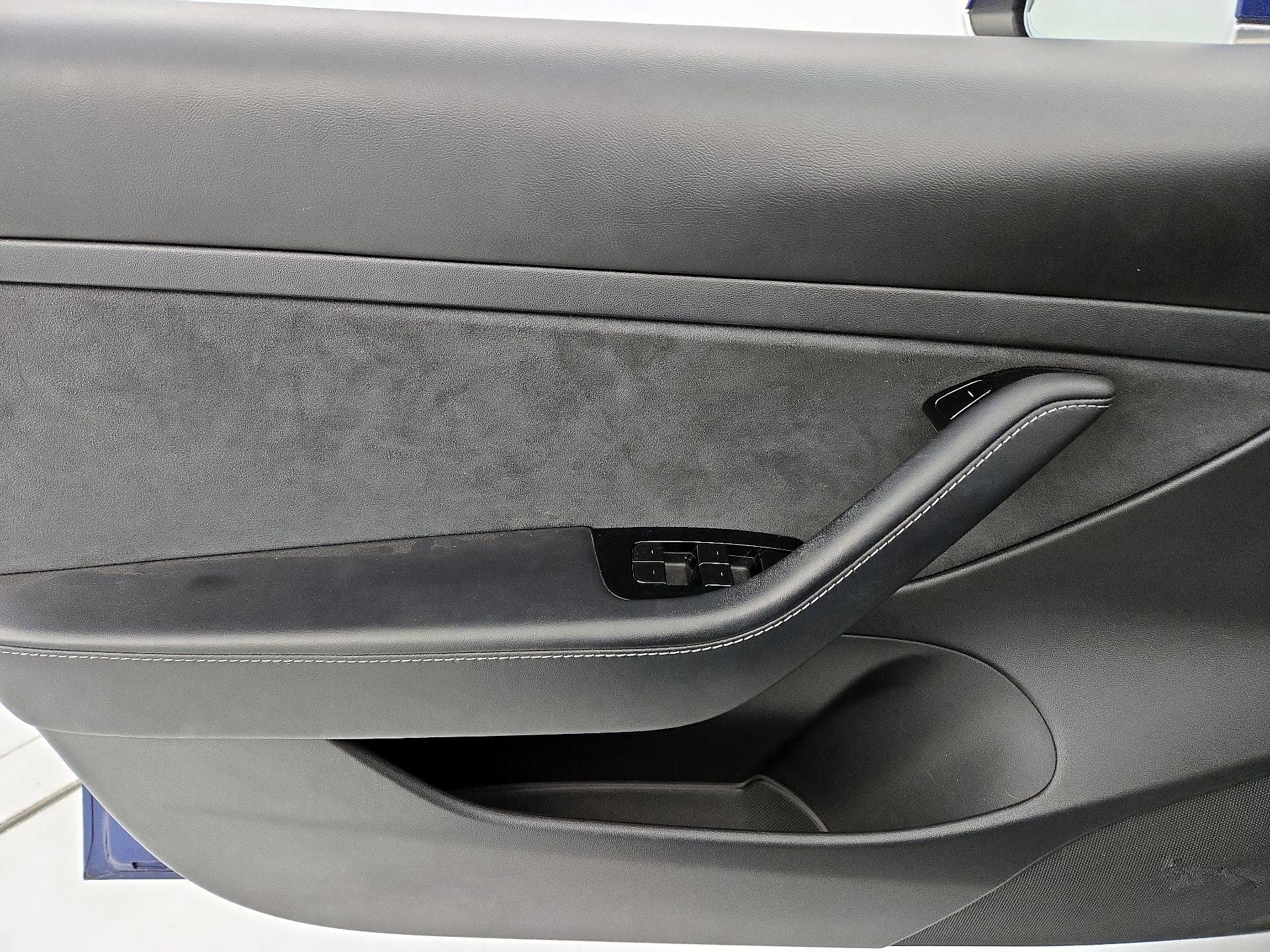 Thumbnail: 2020 Tesla Model 3 - 12