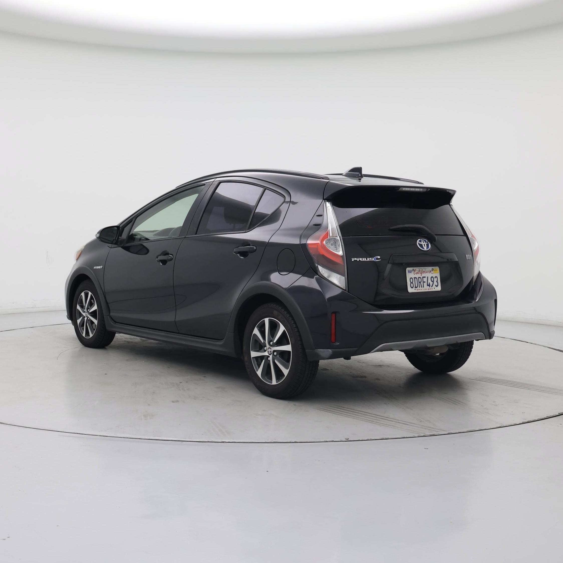 Thumbnail: 2018 Toyota Prius c - 2