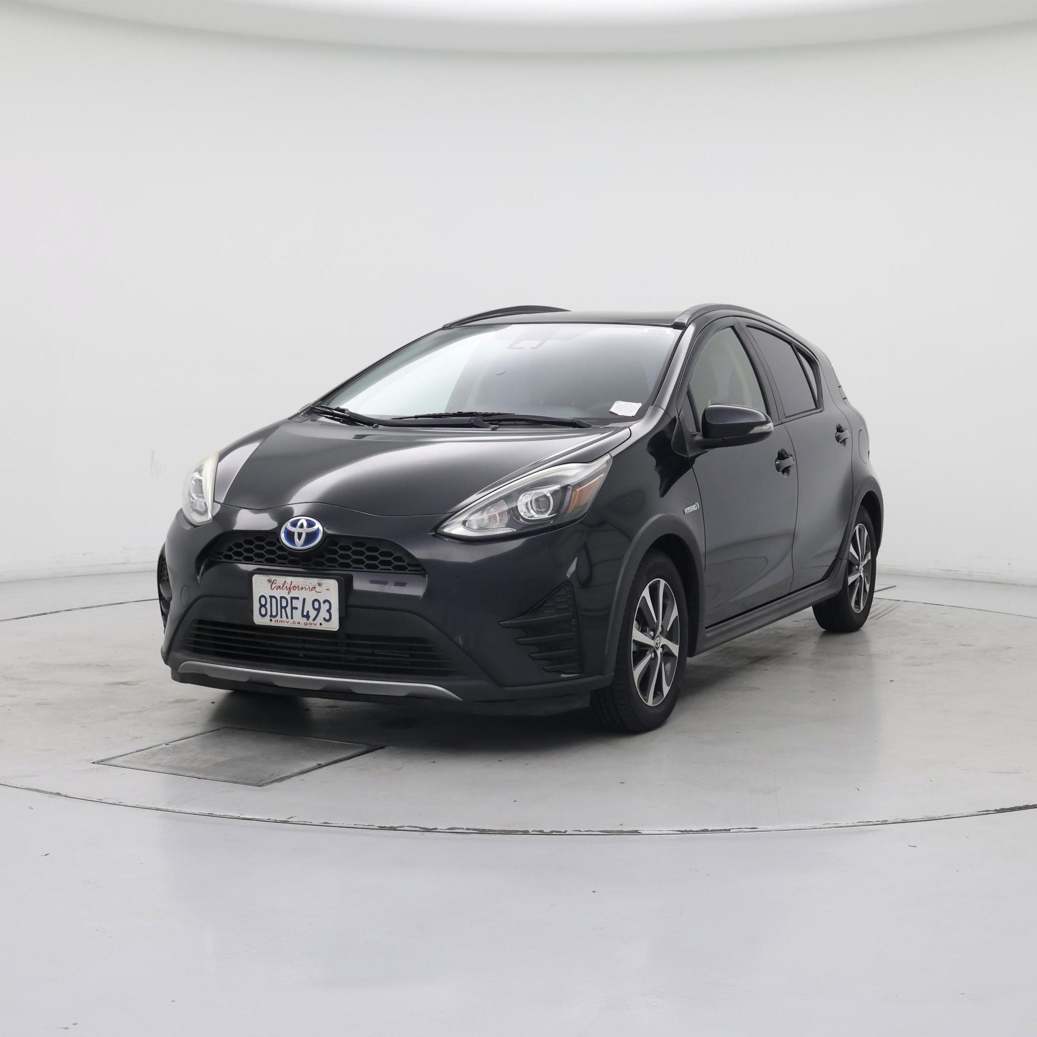 Thumbnail: 2018 Toyota Prius c - 4