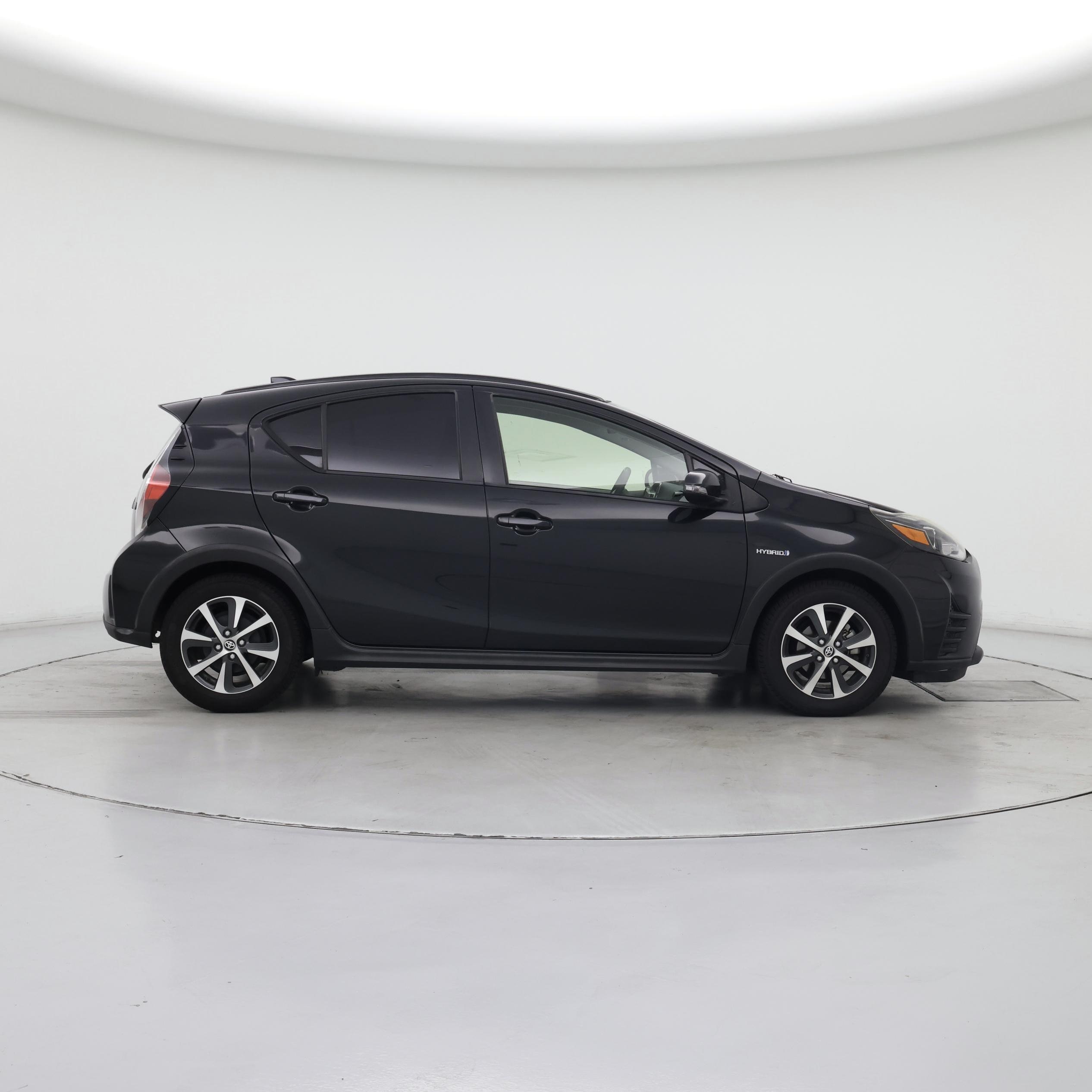 Thumbnail: 2018 Toyota Prius c - 7