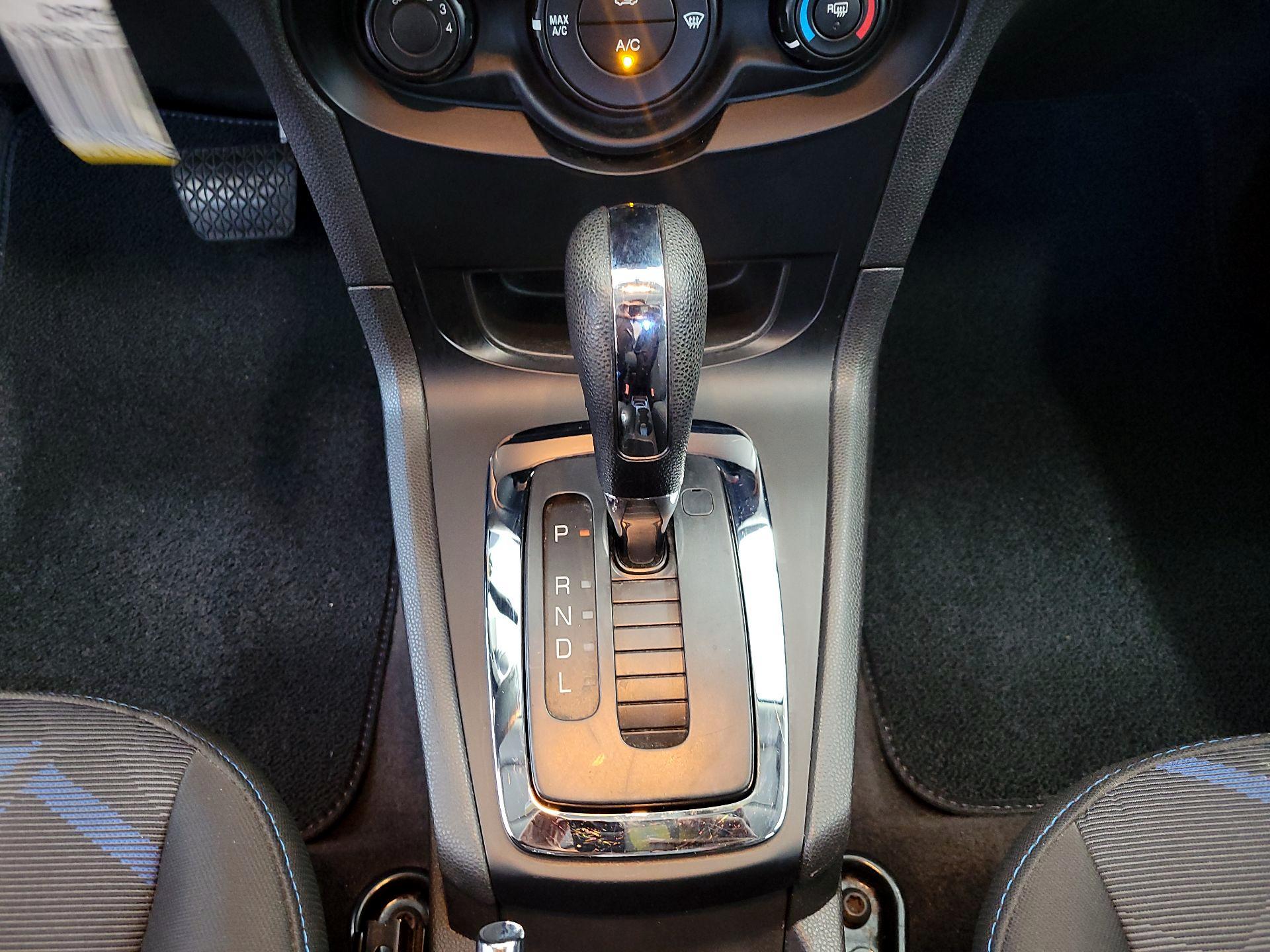 Thumbnail: 2013 Ford Fiesta - 16